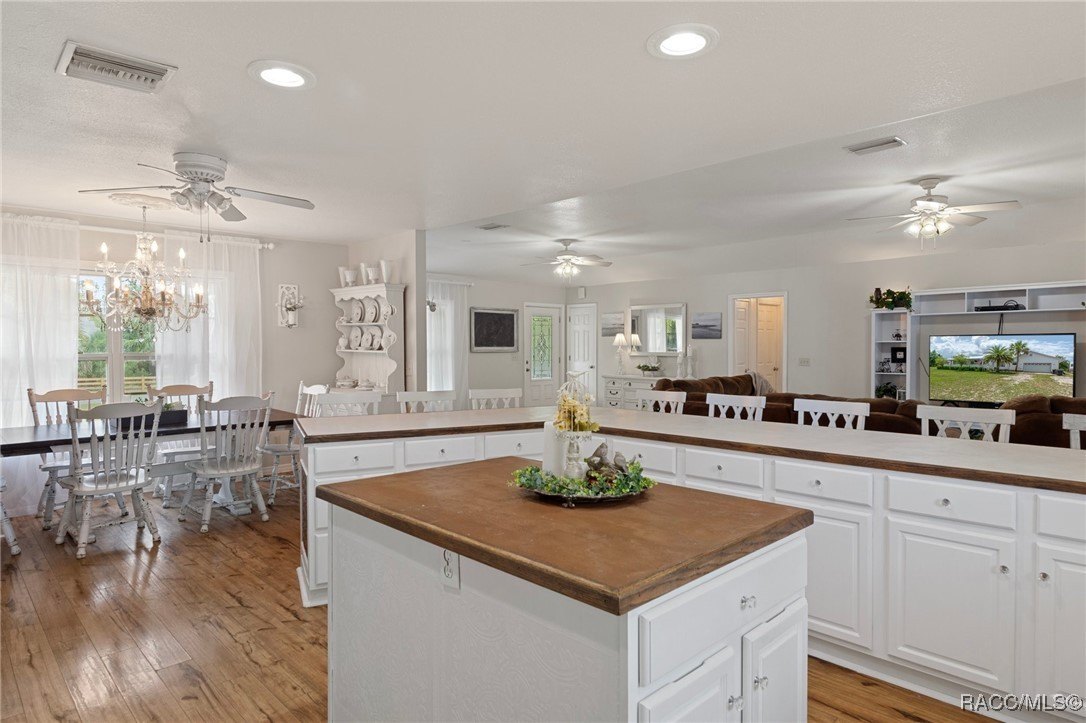 Crystal River, Florida, 34428, United States, 3 Bedrooms Bedrooms, ,3 BathroomsBathrooms,Residential,For Sale,1977079