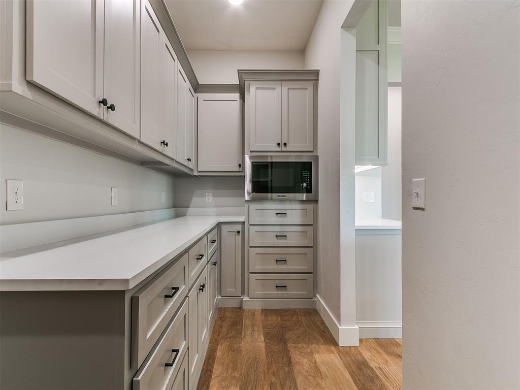 Edmond, Oklahoma, 73025, United States, 4 Bedrooms Bedrooms, ,4 BathroomsBathrooms,Residential,For Sale,1981952