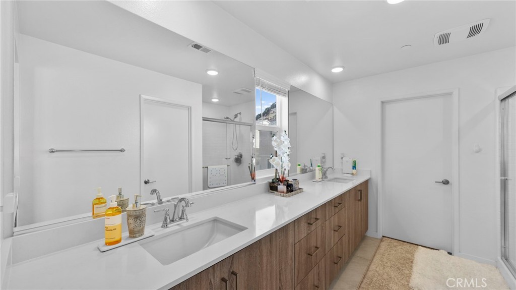 Fallbrook, California, 92028, United States, 3 Bedrooms Bedrooms, ,3 BathroomsBathrooms,Residential,For Sale,1987532