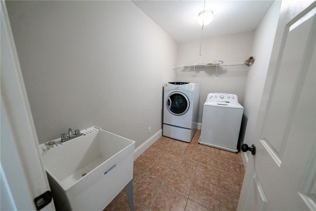 Cumming, Georgia, 30041, United States, 7 Bedrooms Bedrooms, ,4 BathroomsBathrooms,Residential,For Sale,1977332