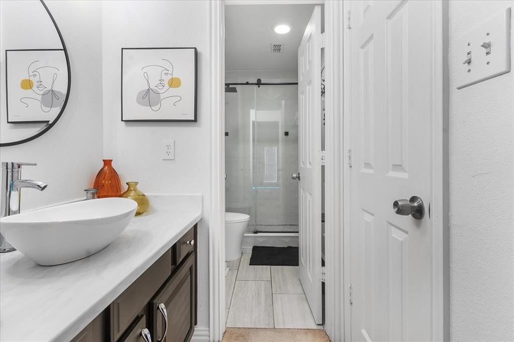 Rowlett, Texas, 75089, United States, 4 Bedrooms Bedrooms, ,4 BathroomsBathrooms,Residential,For Sale,2006168