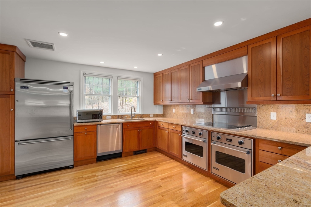 Weston, Massachusetts, 02493, United States, 4 Bedrooms Bedrooms, ,4 BathroomsBathrooms,Residential,For Sale,1947070