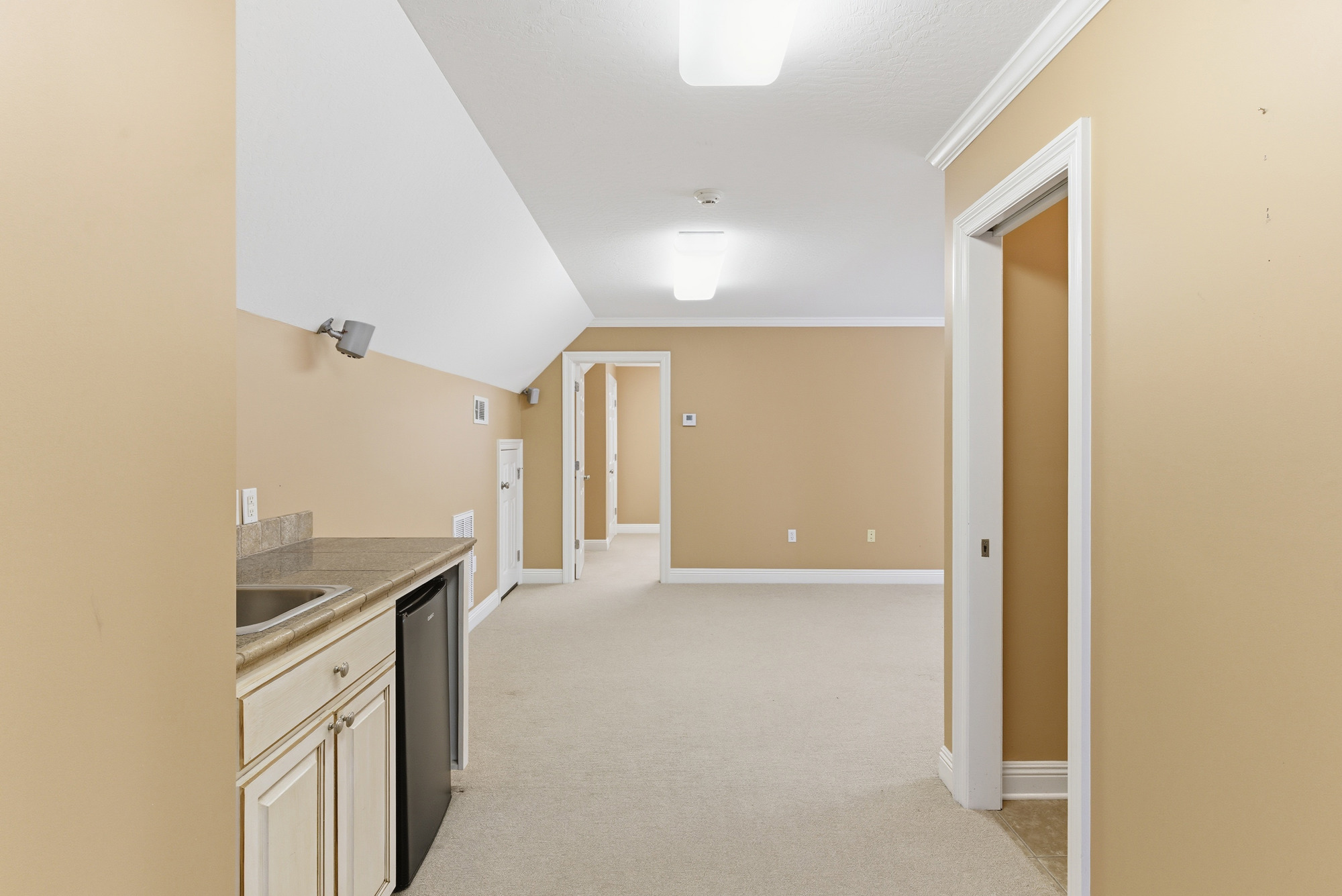 Hattiesburg, Mississippi, 39402, United States, 5 Bedrooms Bedrooms, ,7 BathroomsBathrooms,Residential,For Sale,2005414