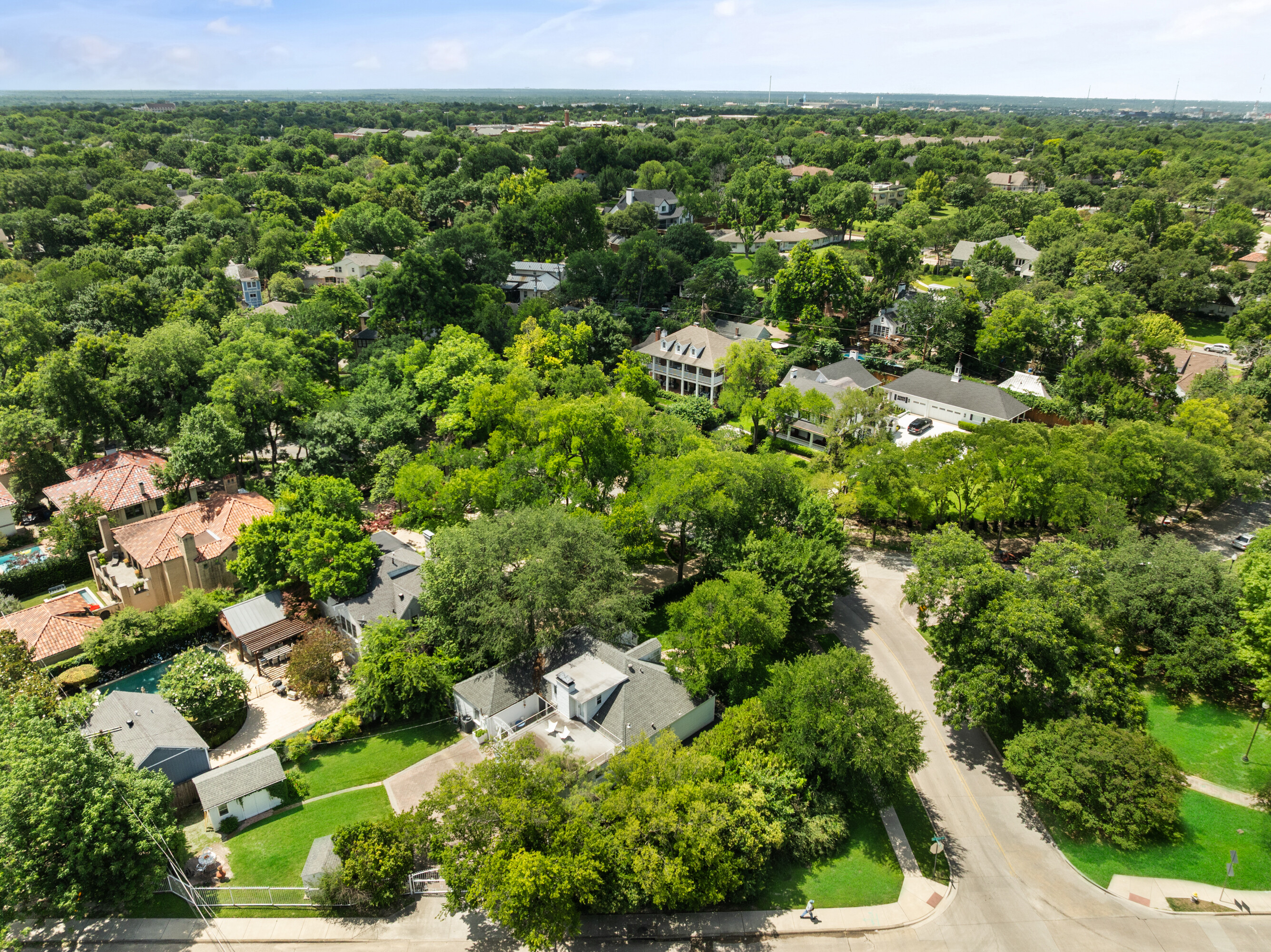  622 N. Brookside Drive - 物件實景