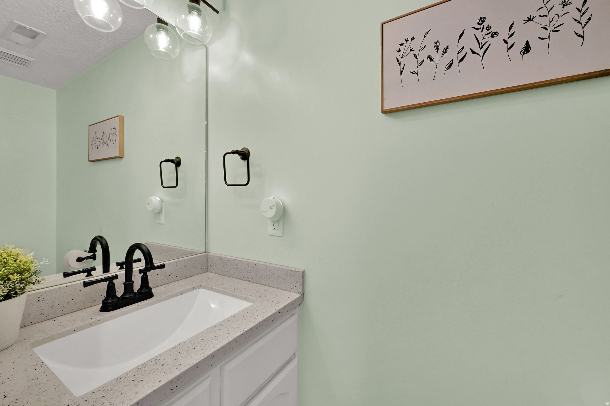 Clinton, Utah, 84015, United States, 5 Bedrooms Bedrooms, ,3 BathroomsBathrooms,Residential,For Sale,1987600