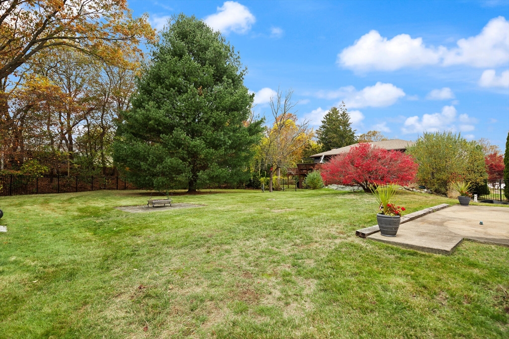 Salem, Massachusetts, 01970, United States, 3 Bedrooms Bedrooms, ,1 BathroomBathrooms,Residential,For Sale,1988229