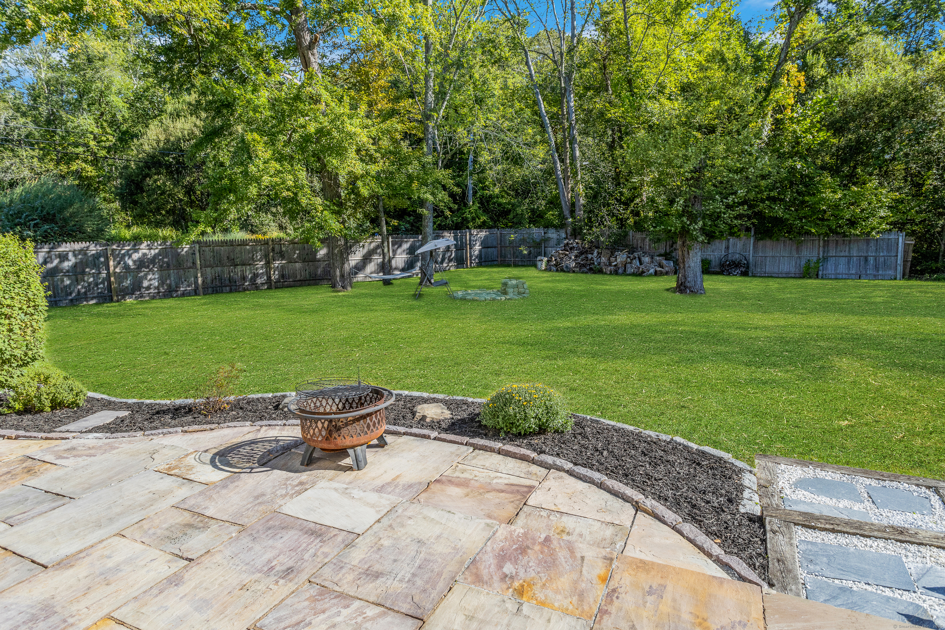 Brookfield, Connecticut, 06804, United States, 3 Bedrooms Bedrooms, ,2 BathroomsBathrooms,Residential,For Sale,1934306