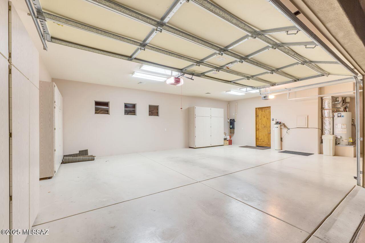 Tucson, Arizona, 85718, United States, 3 Bedrooms Bedrooms, ,4 BathroomsBathrooms,Residential,For Sale,1987862