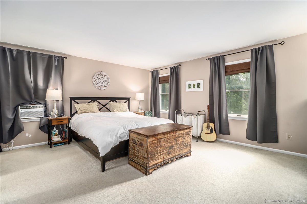 Oxford, Connecticut, 06478, United States, 3 Bedrooms Bedrooms, ,3 BathroomsBathrooms,Residential,For Sale,1916660
