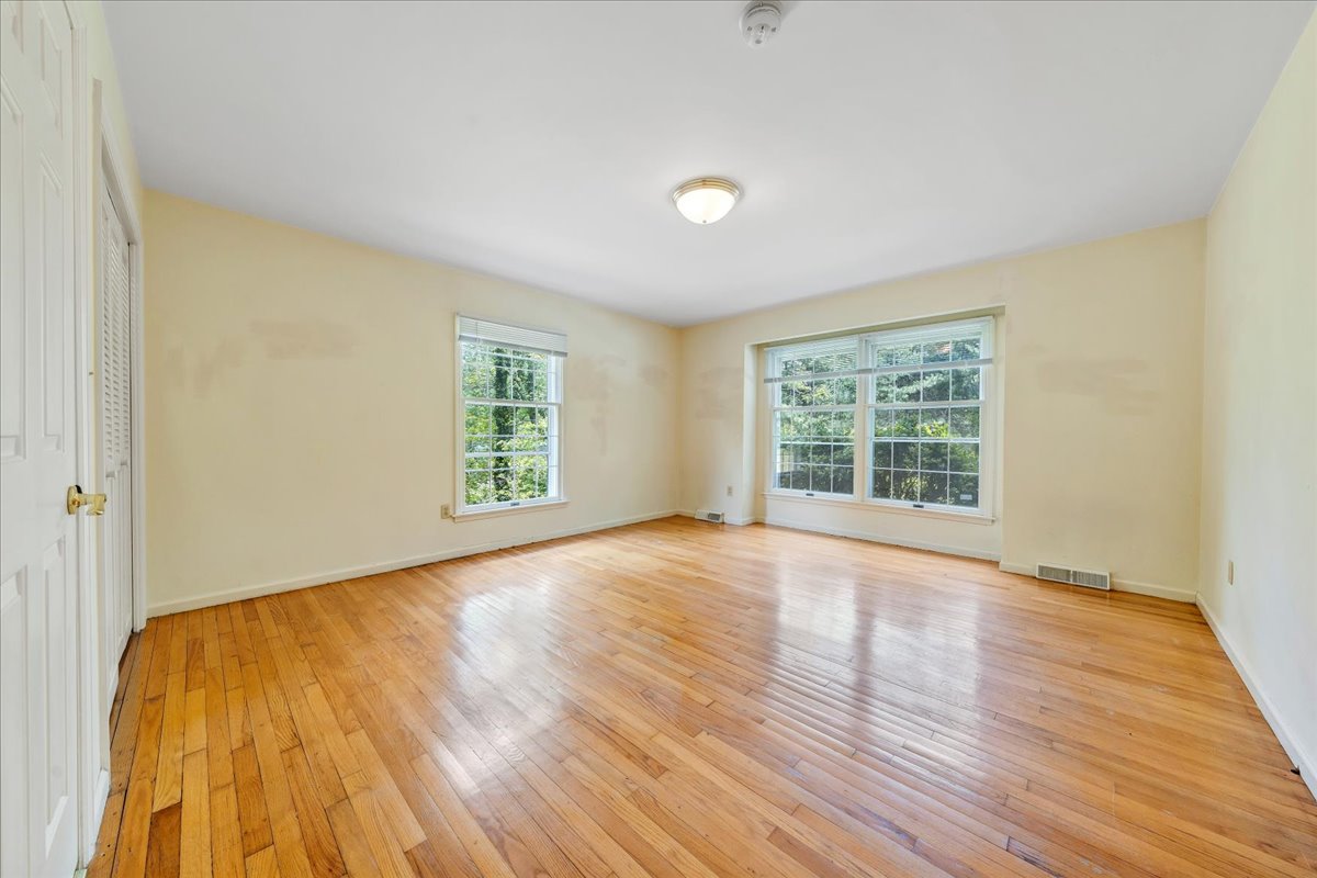 Roanoke, Virginia, 24015, United States, 5 Bedrooms Bedrooms, ,3 BathroomsBathrooms,Residential,For Sale,2043623