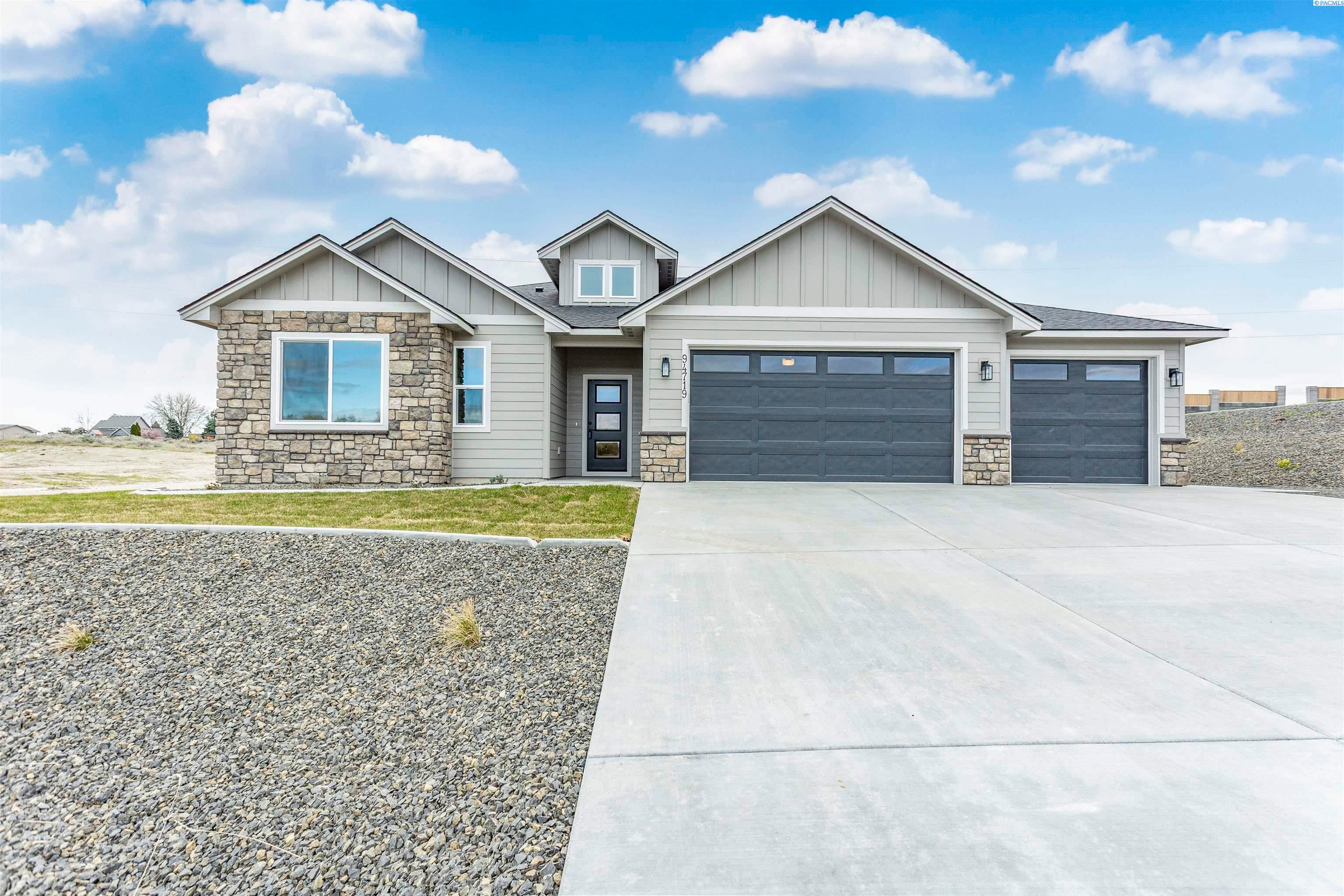 Kennewick, Washington, 99338, United States, 3 Bedrooms Bedrooms, ,2 BathroomsBathrooms,Residential,For Sale,1979049