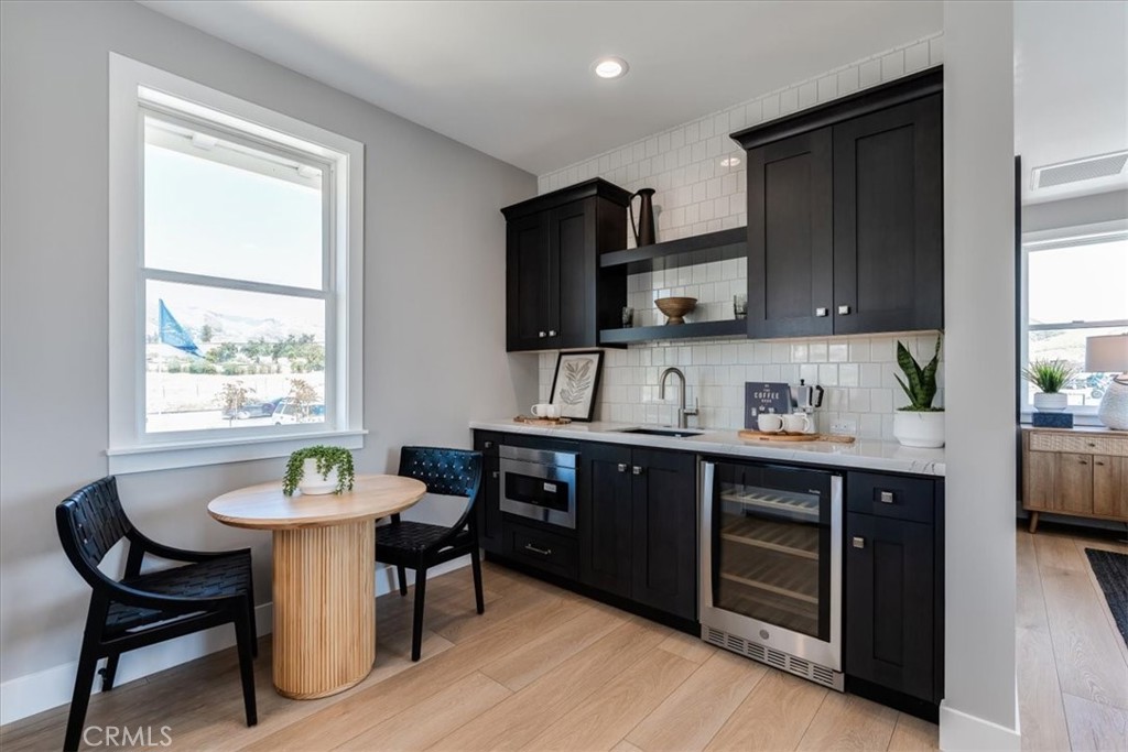 San Luis Obispo, California, 93401, United States, 5 Bedrooms Bedrooms, ,6 BathroomsBathrooms,Residential,For Sale,2008963