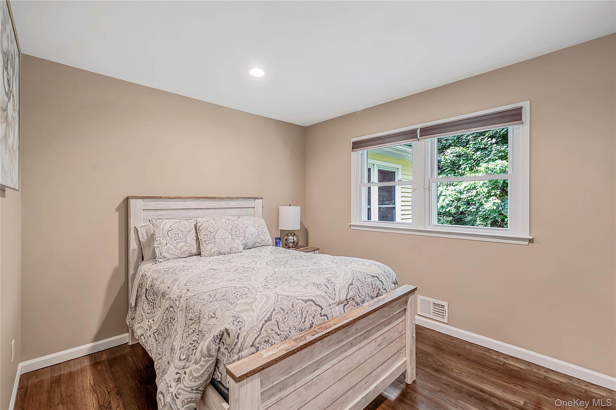  10 Williamsburg Drive, Northport, NY, 11768 - 物件實景