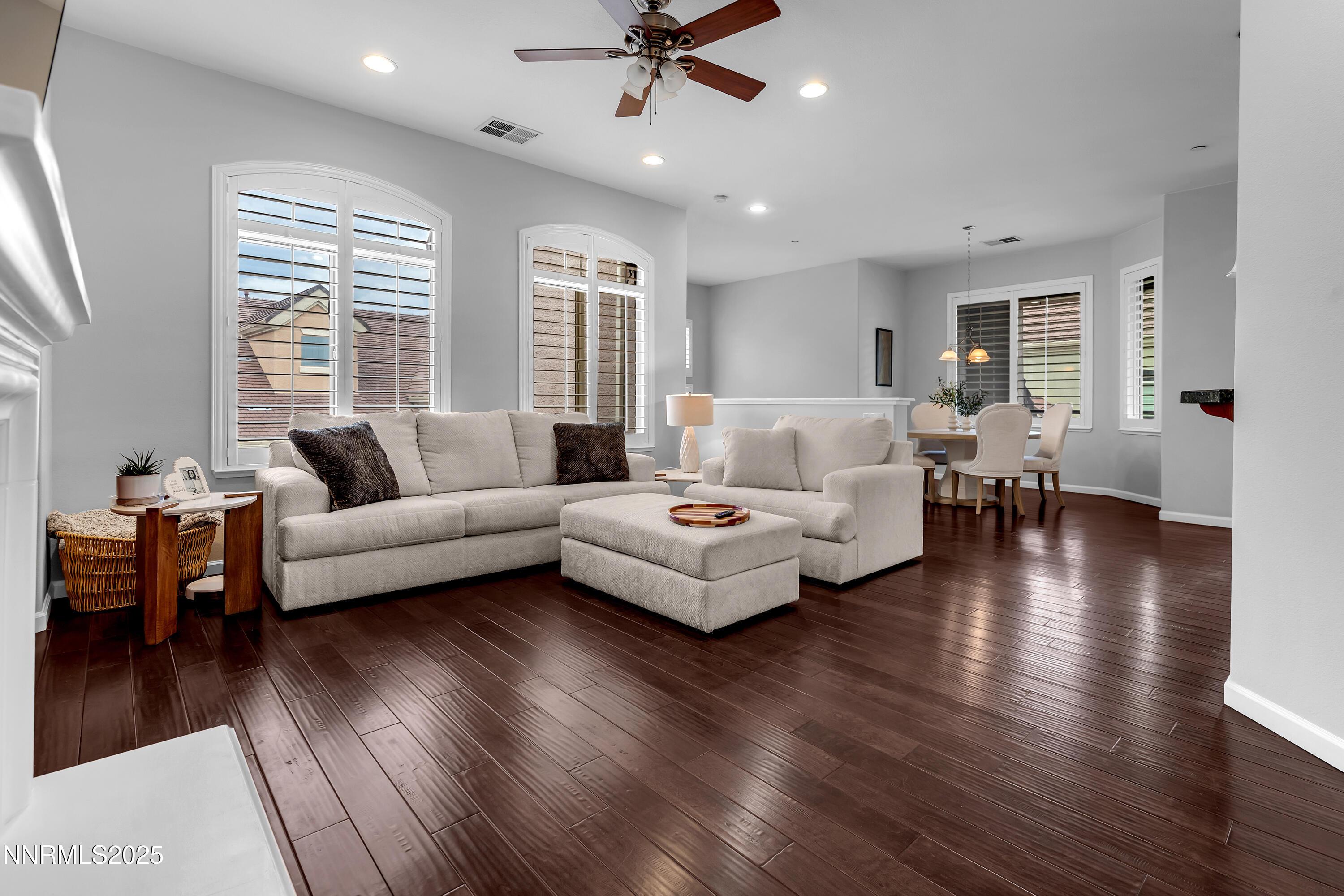 Reno, Nevada, 89521, United States, 2 Bedrooms Bedrooms, ,2 BathroomsBathrooms,Residential,For Sale,1932617