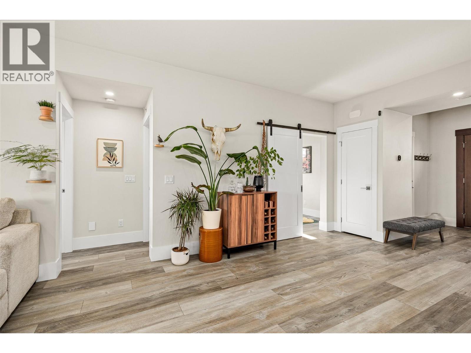 PEACHLAND, British Columbia, V0H 1X5, CA, 3 Bedrooms Bedrooms, ,2 BathroomsBathrooms,Residential,For Sale,1951161
