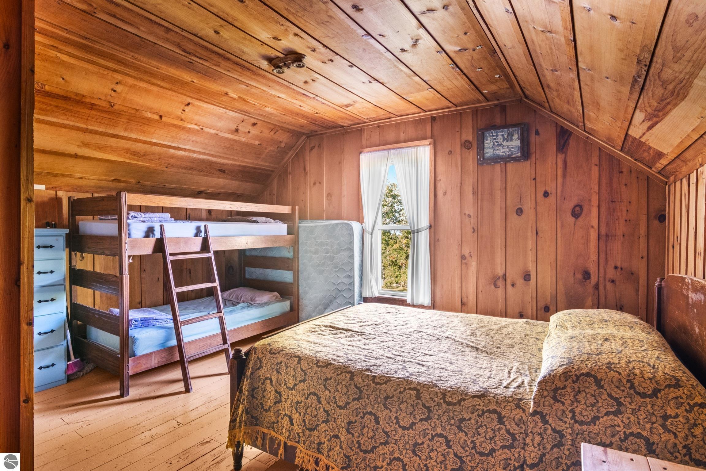 Leroy, Michigan, 49655-8142, United States, 5 Bedrooms Bedrooms, ,3 BathroomsBathrooms,Residential,For Sale,1949628