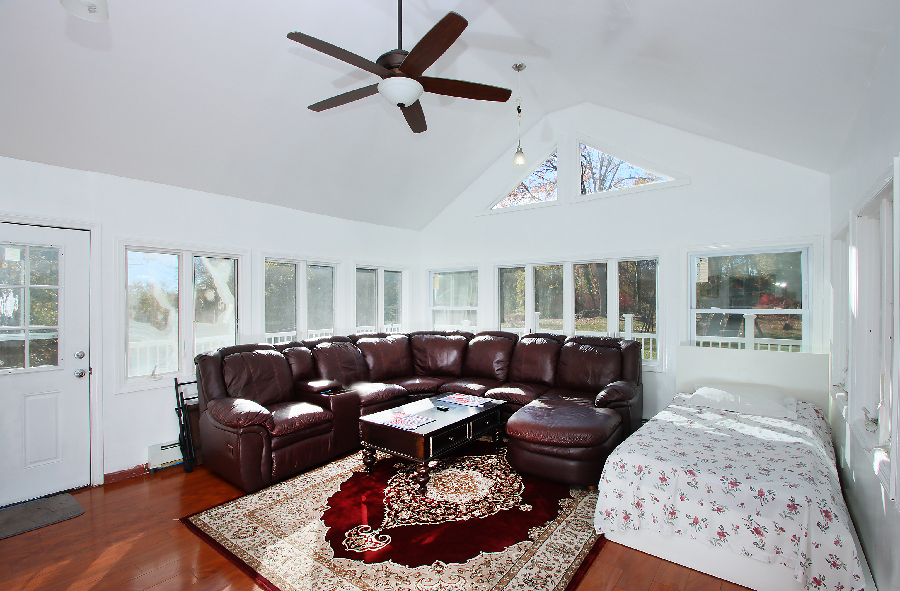 North Haven, Connecticut, 06473, United States, 3 Bedrooms Bedrooms, ,2 BathroomsBathrooms,Residential,For Sale,1989053