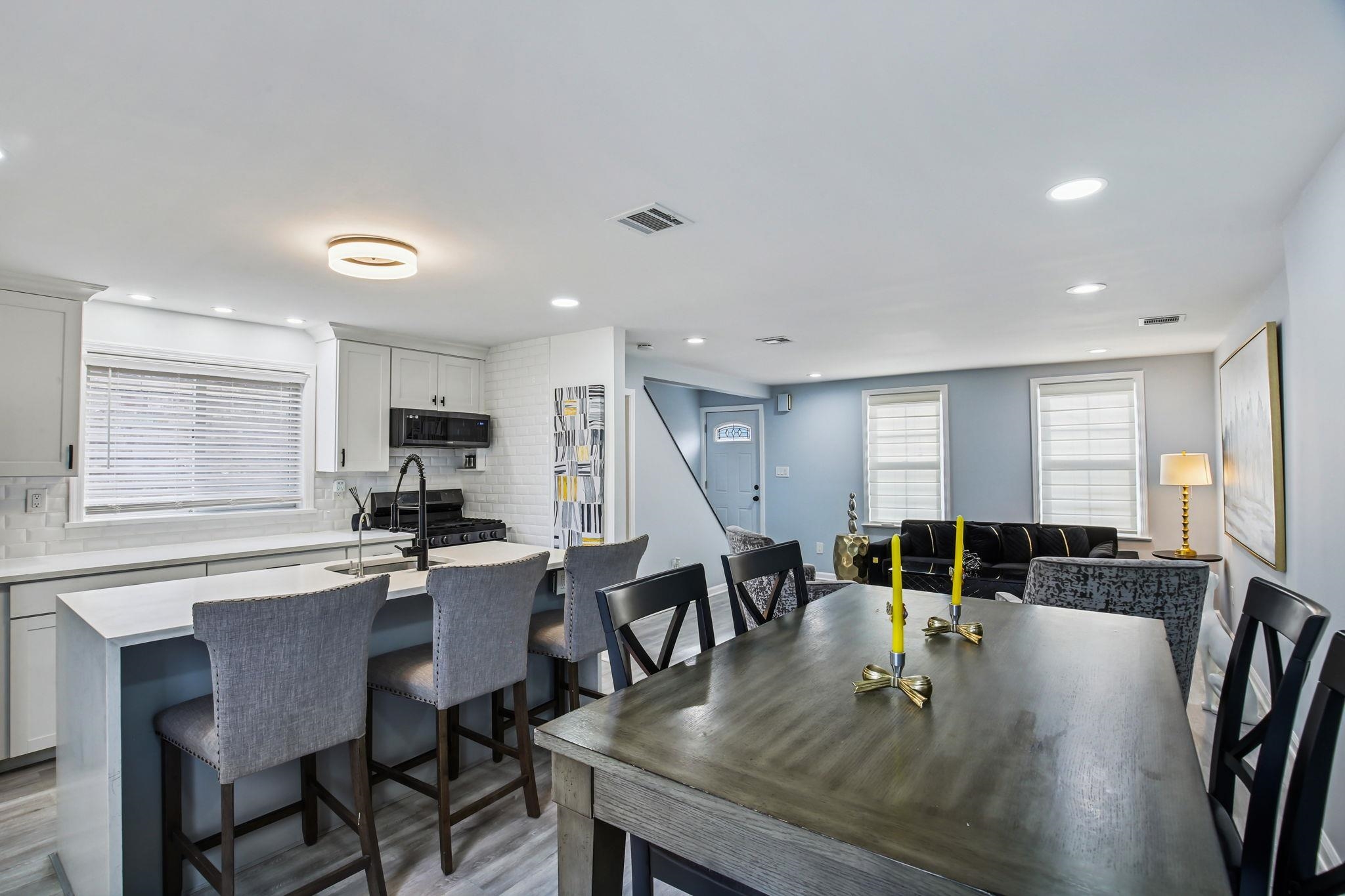 Bayonne, New Jersey, 07002, United States, 4 Bedrooms Bedrooms, ,2 BathroomsBathrooms,Residential,For Sale,1996771