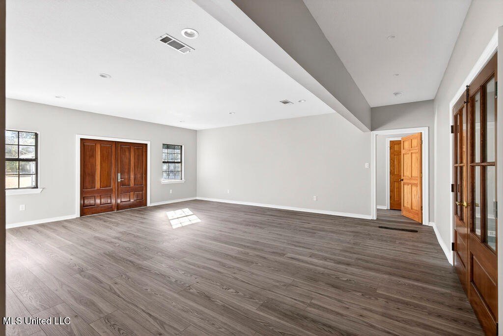 Gulfport, Mississippi, 39503, United States, 5 Bedrooms Bedrooms, ,5 BathroomsBathrooms,Residential,For Sale,2009063