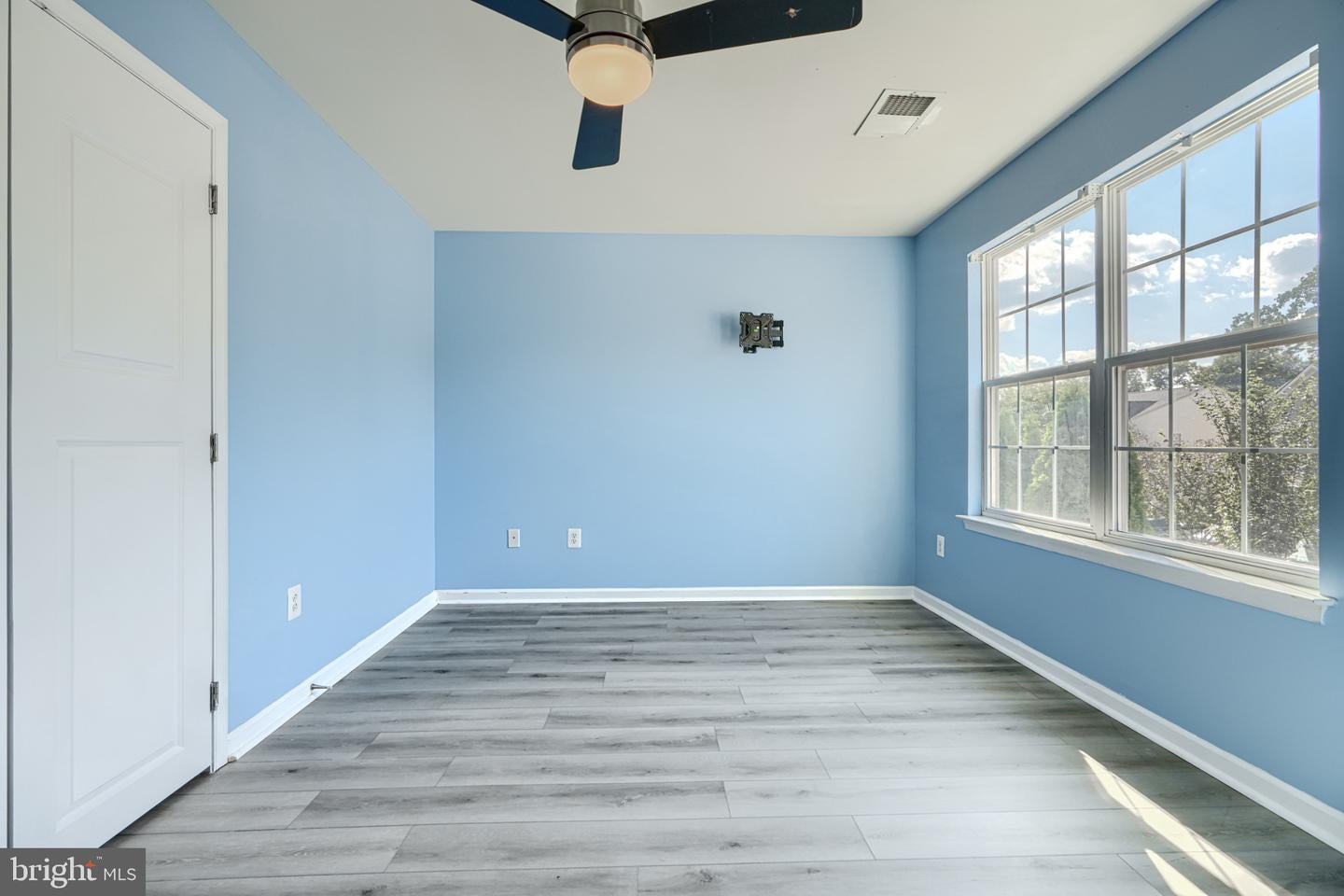 Glen Burnie, Maryland, 21060, United States, 4 Bedrooms Bedrooms, ,4 BathroomsBathrooms,Residential,For Sale,1983515