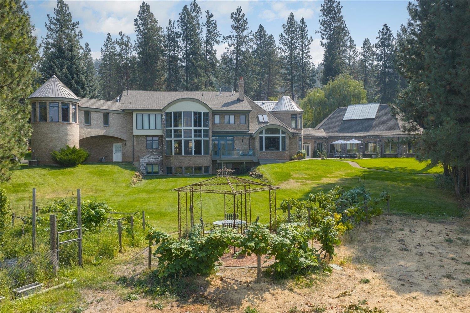 Spokane, Washington, 99223, United States, 6 Bedrooms Bedrooms, ,5 BathroomsBathrooms,Residential,For Sale,1943876