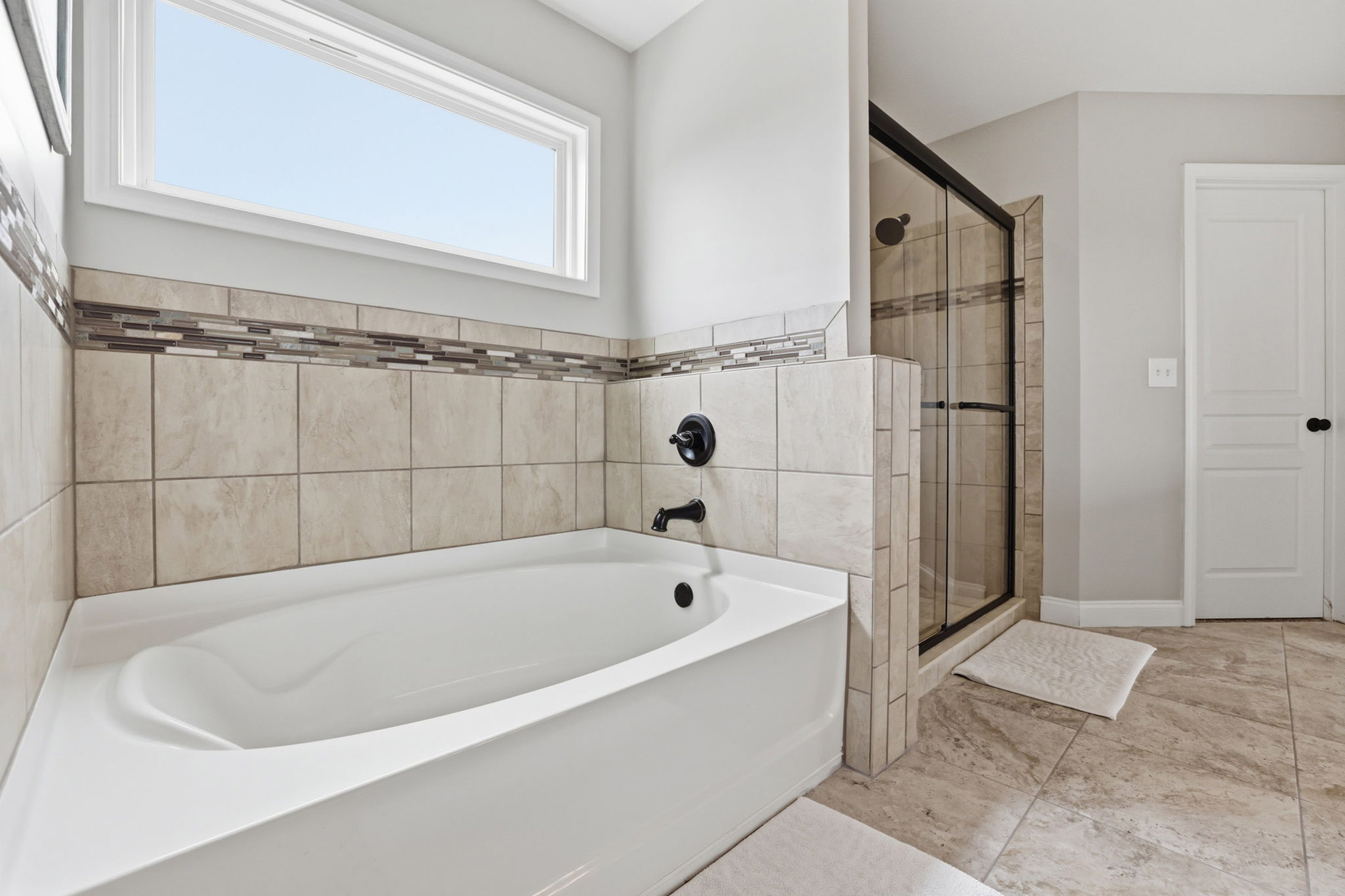  Beautifully Maintained Home in One of Cumming