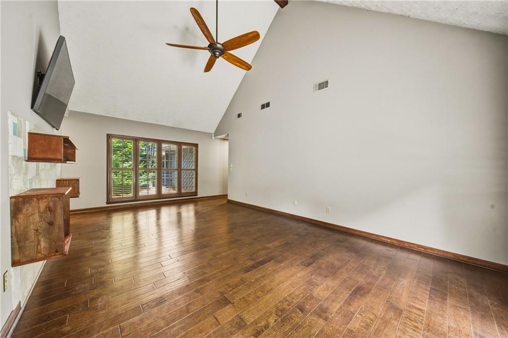 Roswell, Georgia, 30076, United States, 4 Bedrooms Bedrooms, ,3 BathroomsBathrooms,Residential,For Sale,2049337