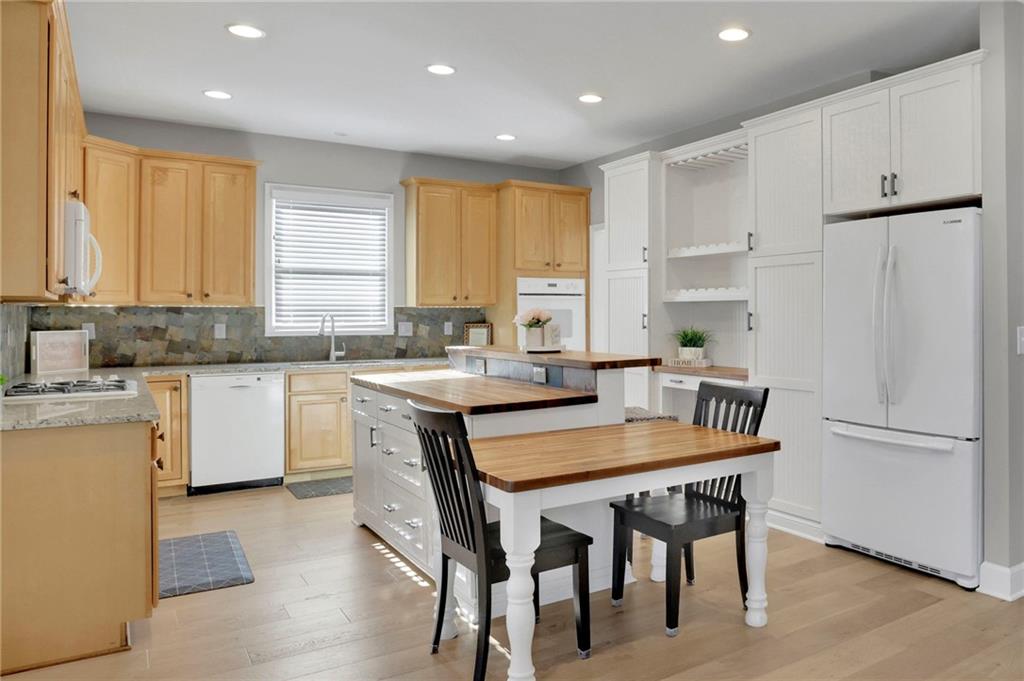 Marietta, Georgia, 30066, United States, 4 Bedrooms Bedrooms, ,3 BathroomsBathrooms,Residential,For Sale,2003100