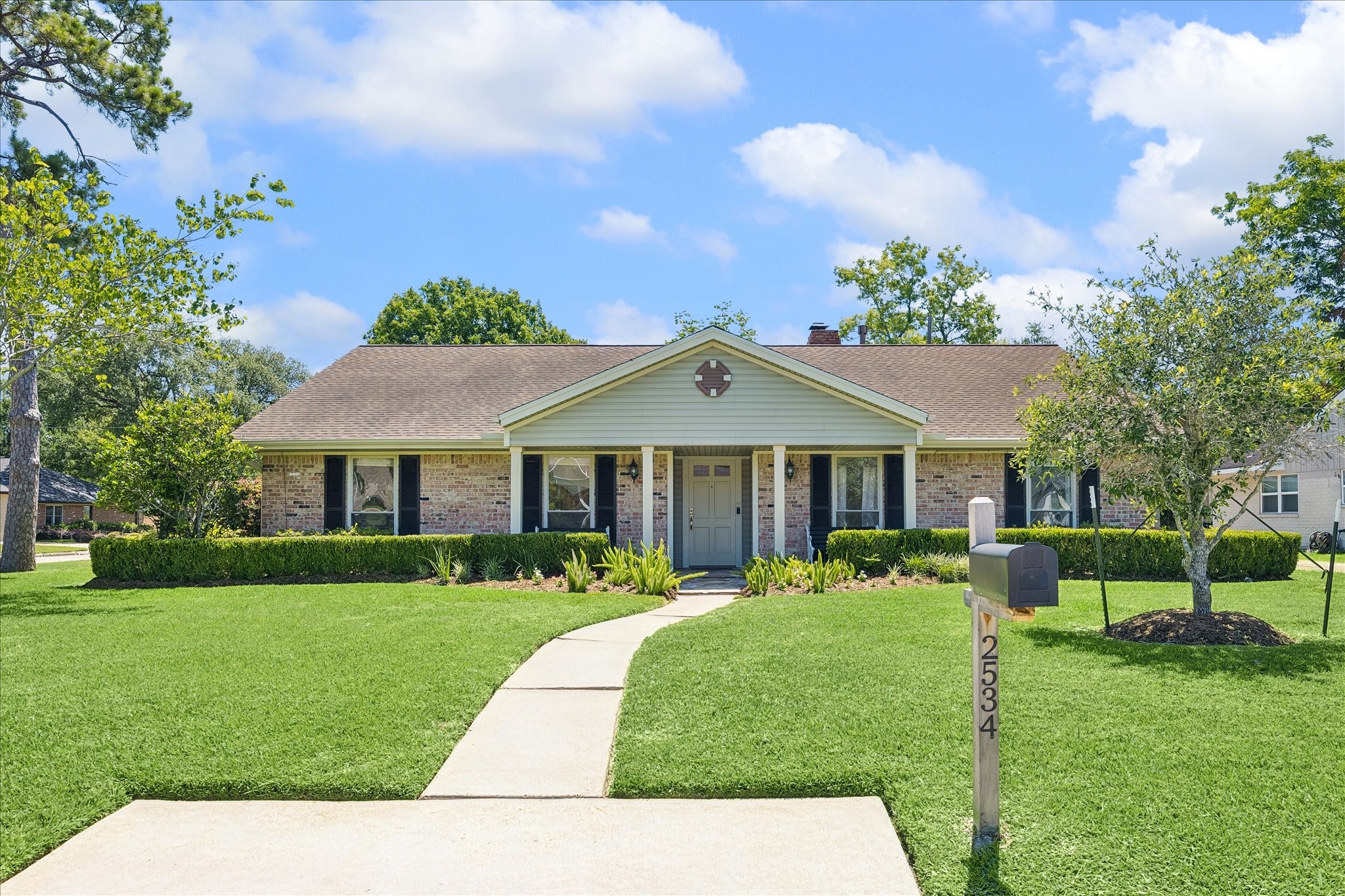  2534 Anniston Drive - 物件實景