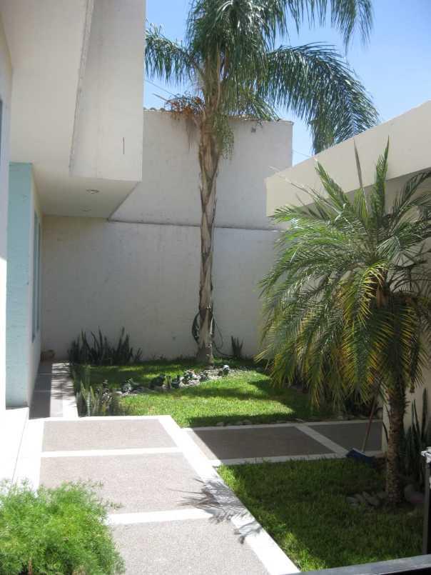 CALLEJON DEL PASEO, Torreón, Coahuila de Zaragoza, 27250, Mexico, 6 Bedrooms Bedrooms, ,6 BathroomsBathrooms,Residential,For Sale,CALLEJON DEL PASEO,1234260