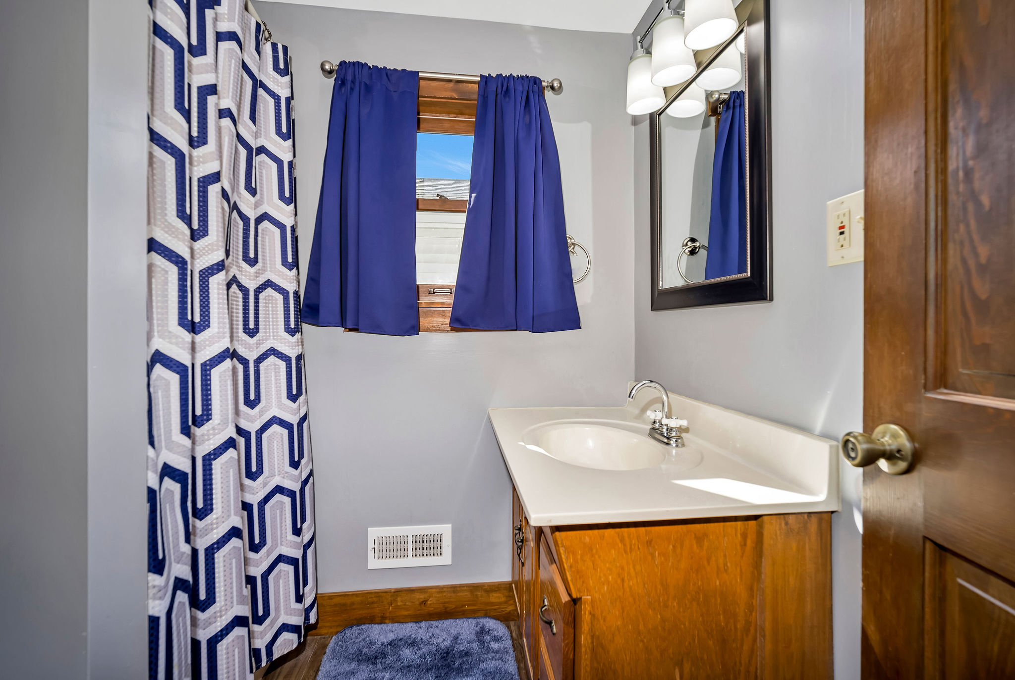 Oxford, Ohio, 45056, United States, 5 Bedrooms Bedrooms, ,4 BathroomsBathrooms,Residential,For Sale,1981733