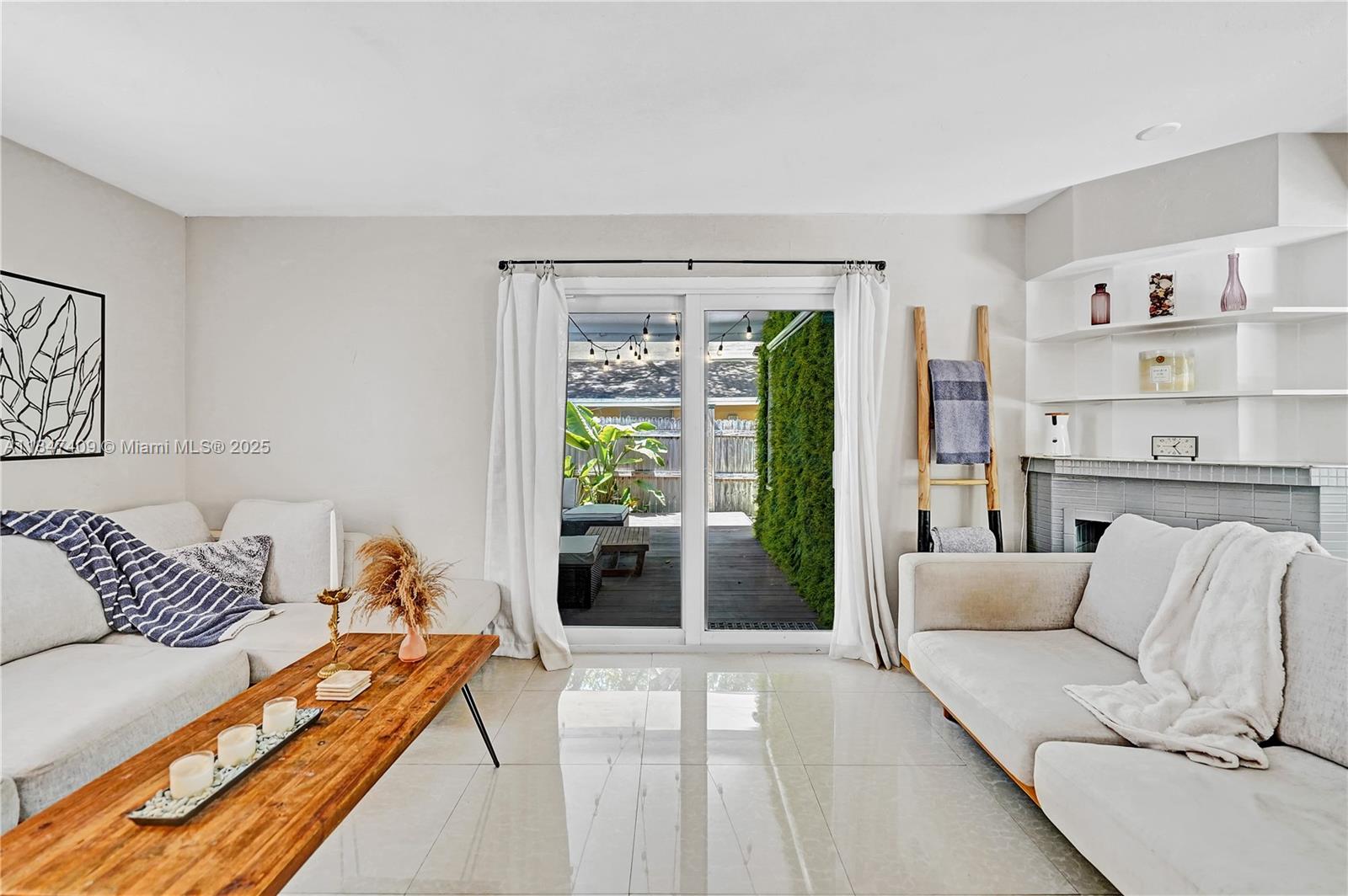 Fort Lauderdale, Florida, 33304, United States, 3 Bedrooms Bedrooms, ,2 BathroomsBathrooms,Residential,For Sale,1901342