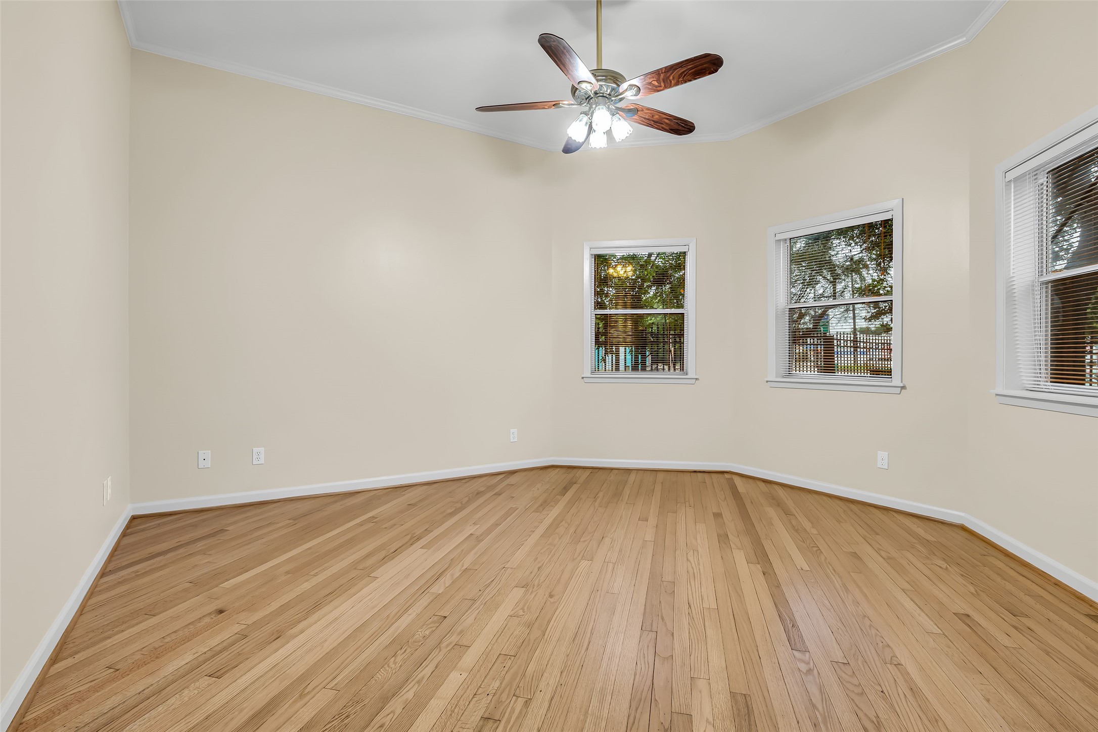  3201 White Oak Drive - 物件實景