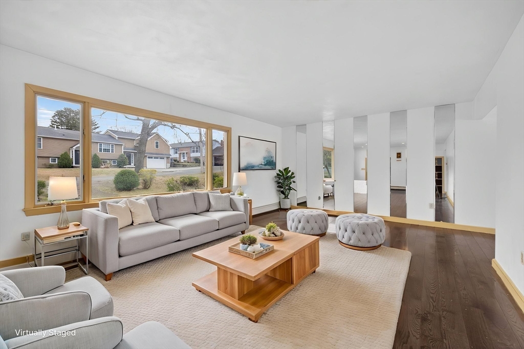 Framingham, Massachusetts, 01702, United States, 5 Bedrooms Bedrooms, ,5 BathroomsBathrooms,Residential,For Sale,2035320