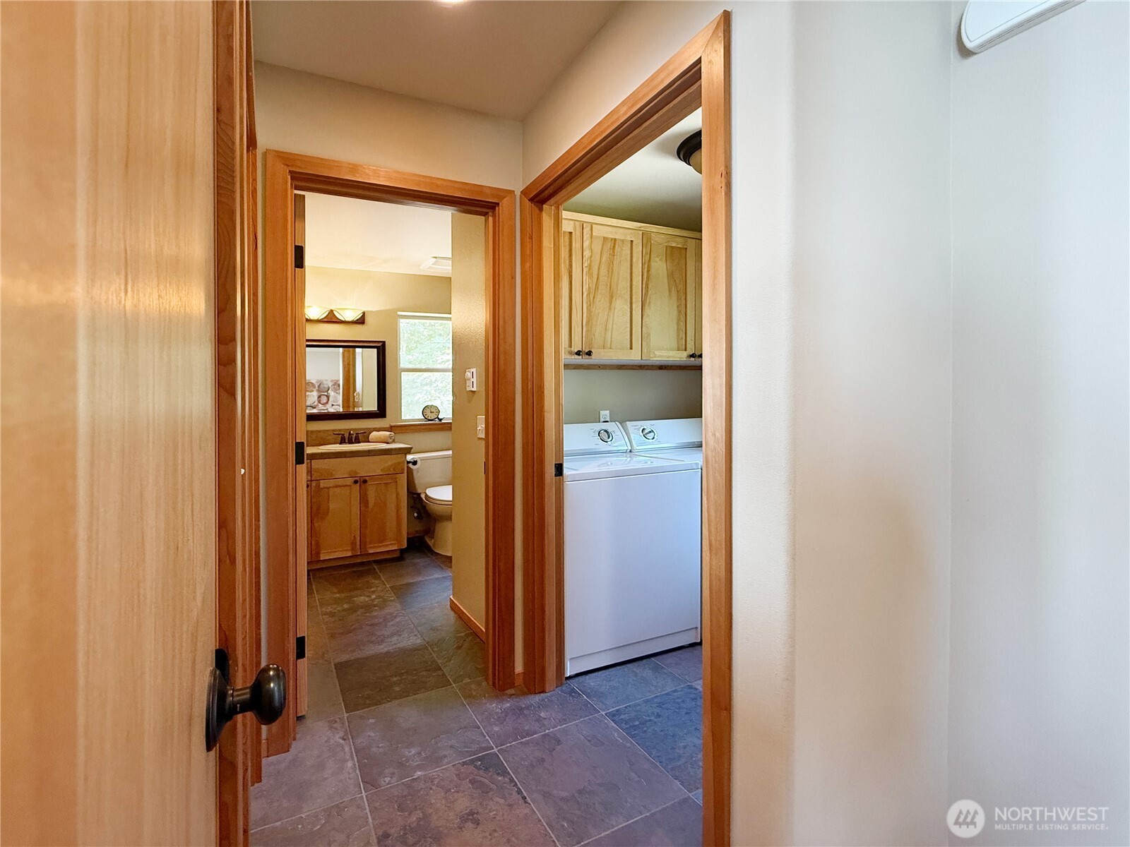 Everett, Washington, 98206, United States, 2 Bedrooms Bedrooms, ,1 BathroomBathrooms,Residential,For Sale,1982450