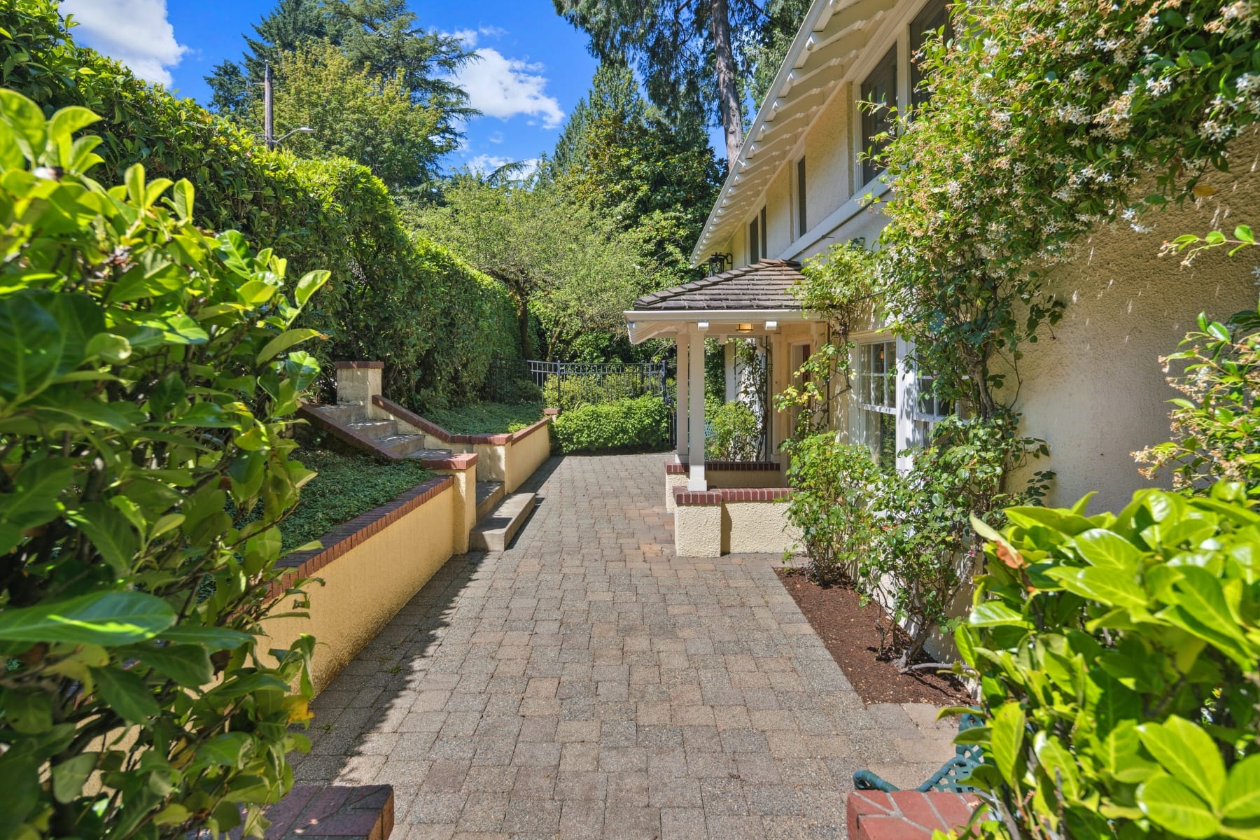  1803 S RIVERDALE RD Portland, OR 97219 - 物件實景