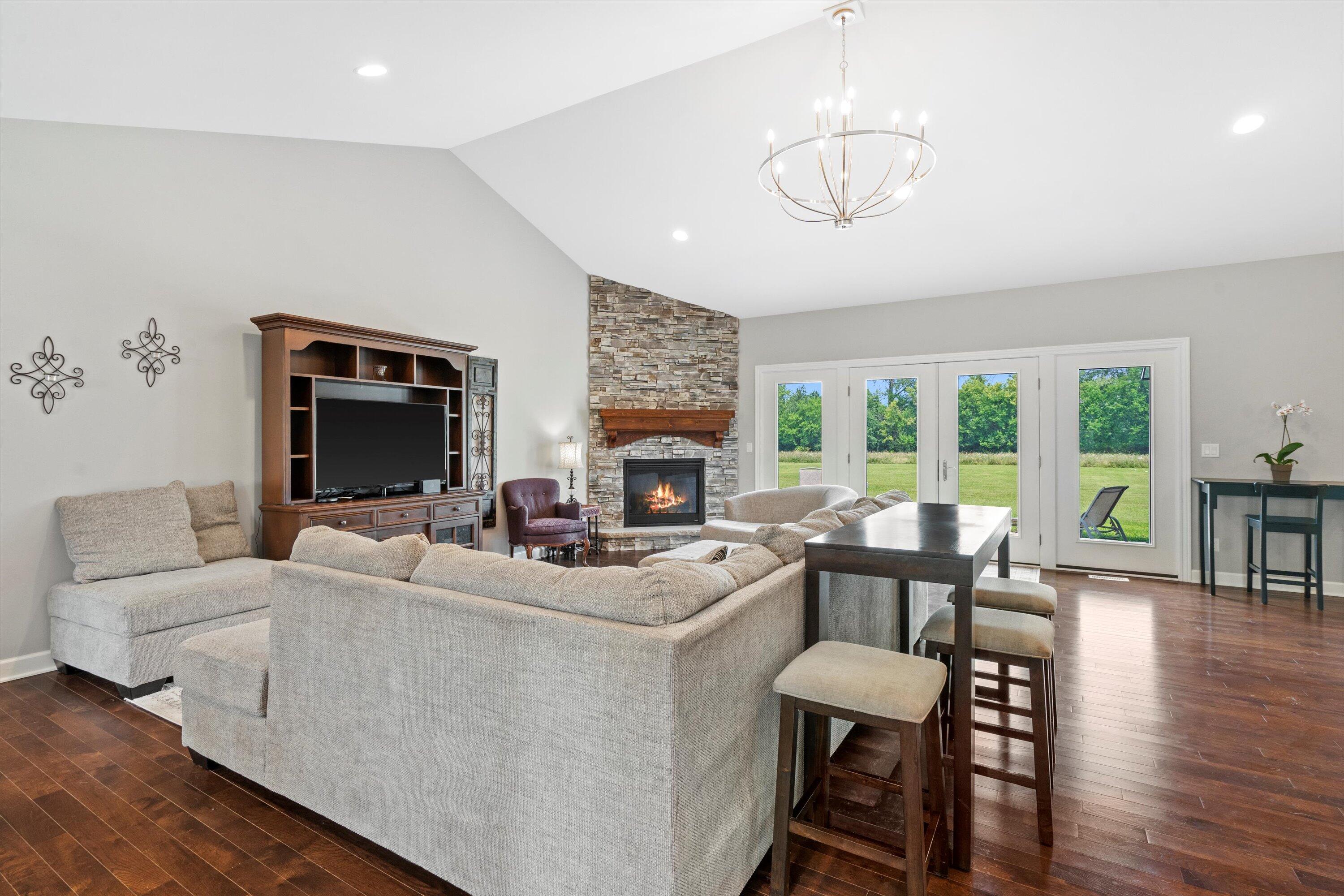 Bloomfield, Wisconsin, 53147, United States, 5 Bedrooms Bedrooms, ,3 BathroomsBathrooms,Residential,For Sale,1921596