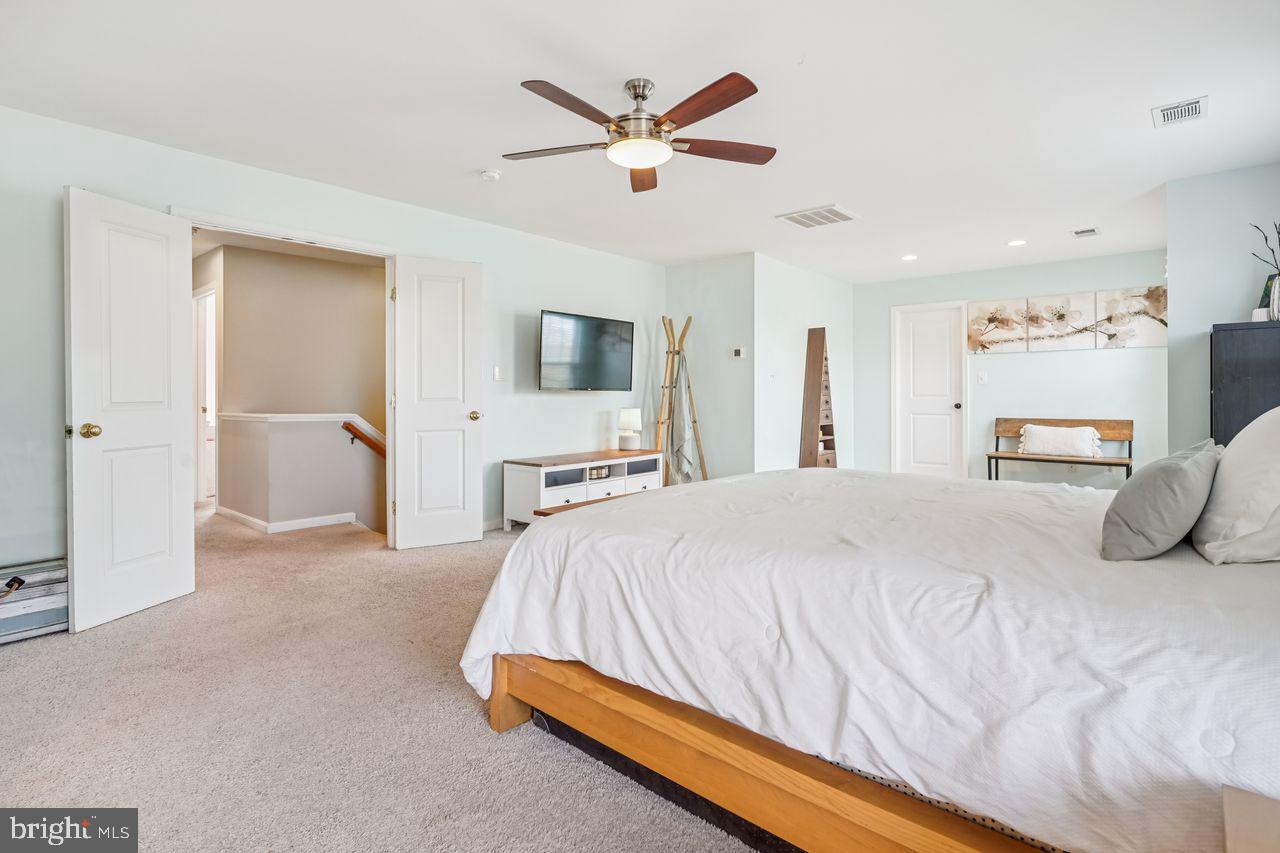 Warrenton, Virginia, 20187, United States, 4 Bedrooms Bedrooms, ,4 BathroomsBathrooms,Residential,For Sale,1989713