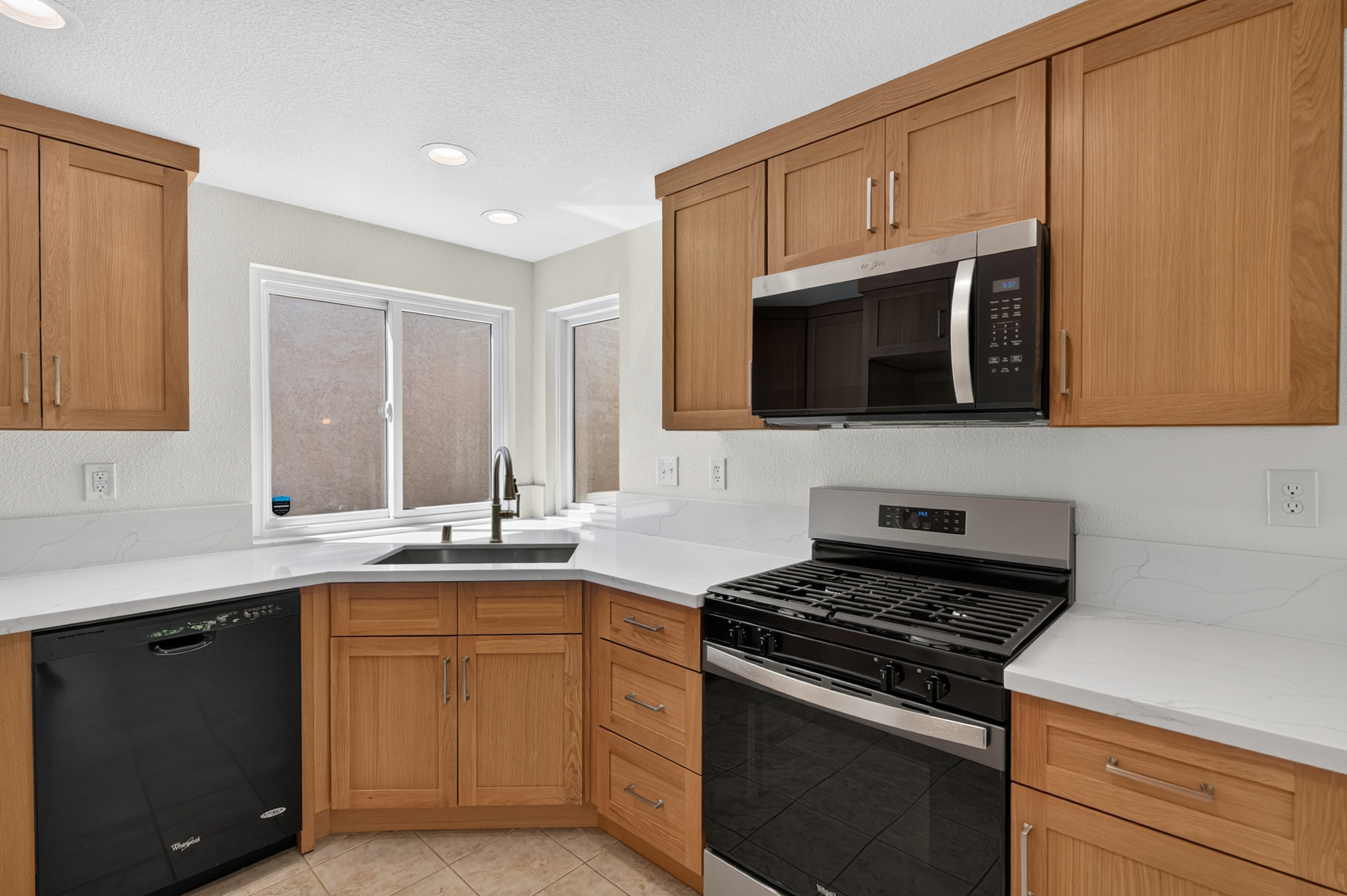  8048 Cardale Way, Sacramento, CA 95829 - 物件實景