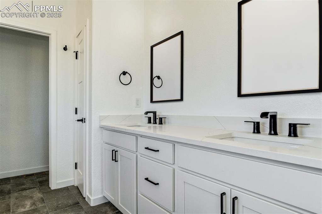 Colorado Springs, Colorado, 80908, United States, 4 Bedrooms Bedrooms, ,4 BathroomsBathrooms,Residential,For Sale,1792890