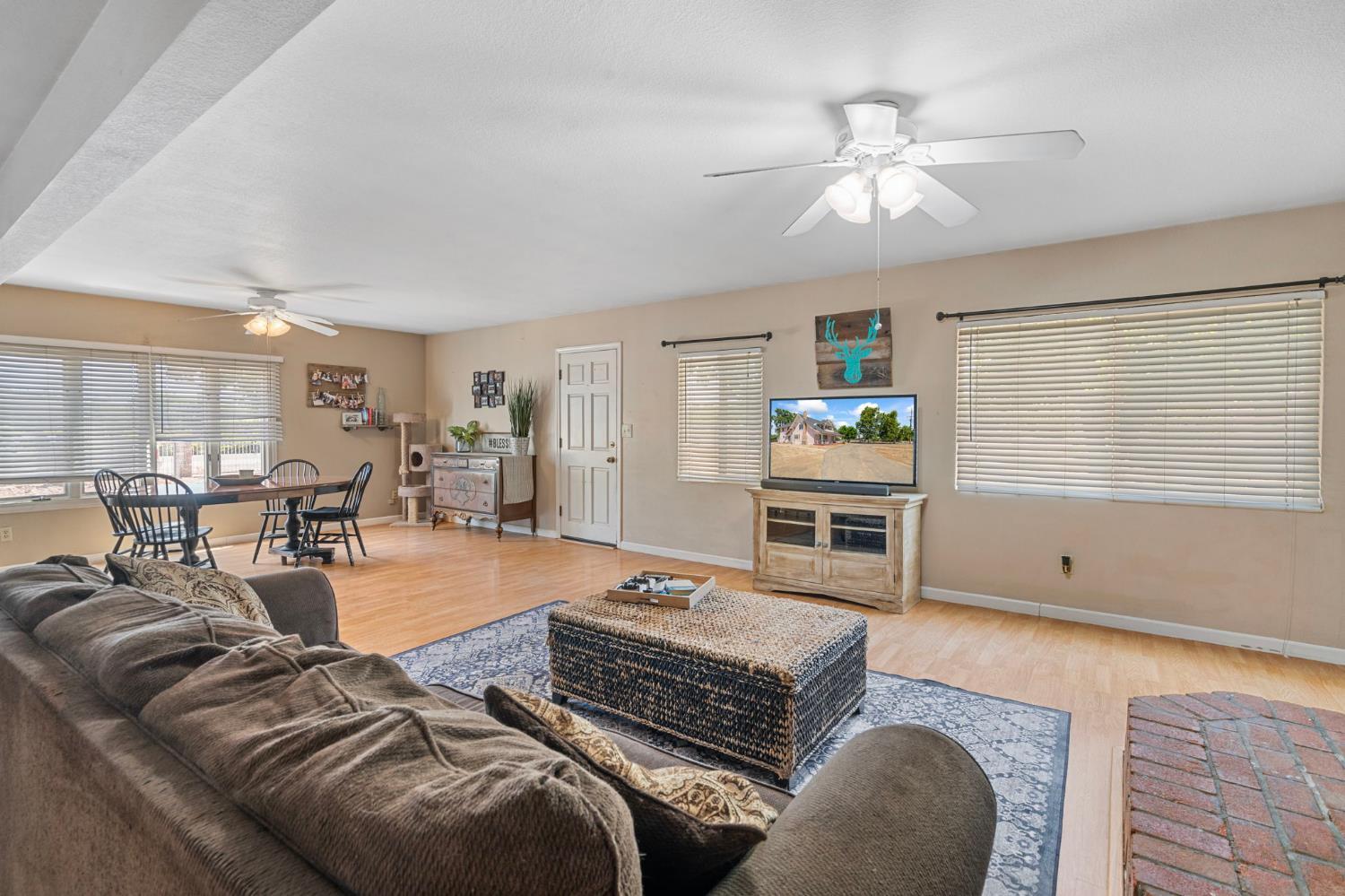 Vernalis, California, 95385, United States, 5 Bedrooms Bedrooms, ,3 BathroomsBathrooms,Residential,For Sale,1979261