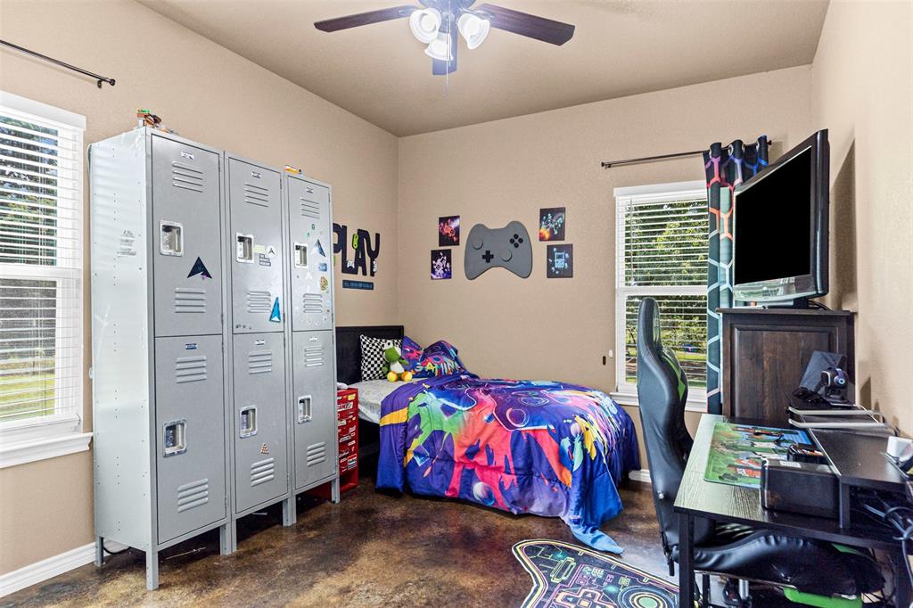 Covington, Texas, 76636, United States, 4 Bedrooms Bedrooms, ,2 BathroomsBathrooms,Residential,For Sale,1847211