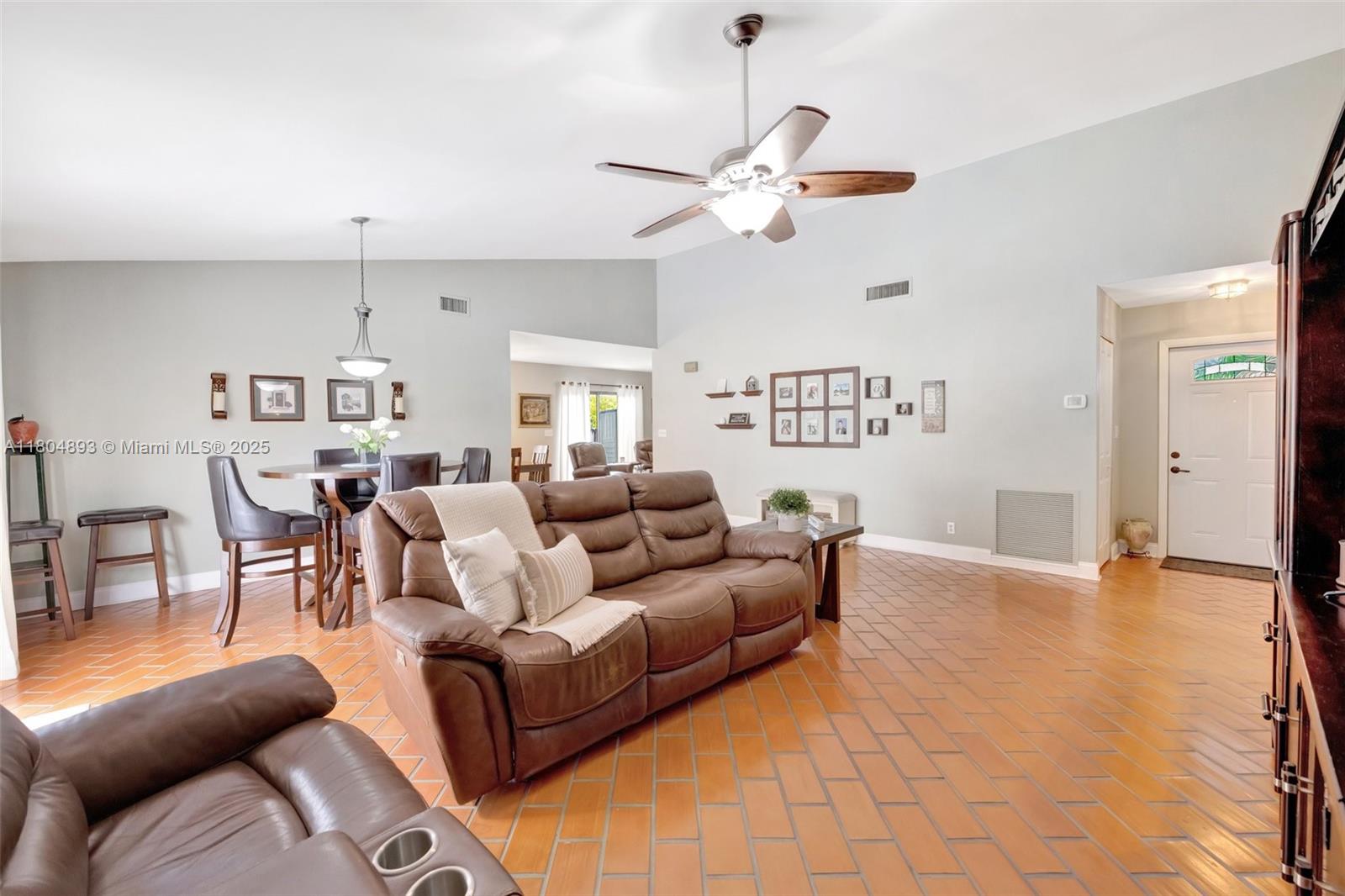 Cooper City, Florida, 33026, United States, 3 Bedrooms Bedrooms, ,2 BathroomsBathrooms,Residential,For Sale,1827965