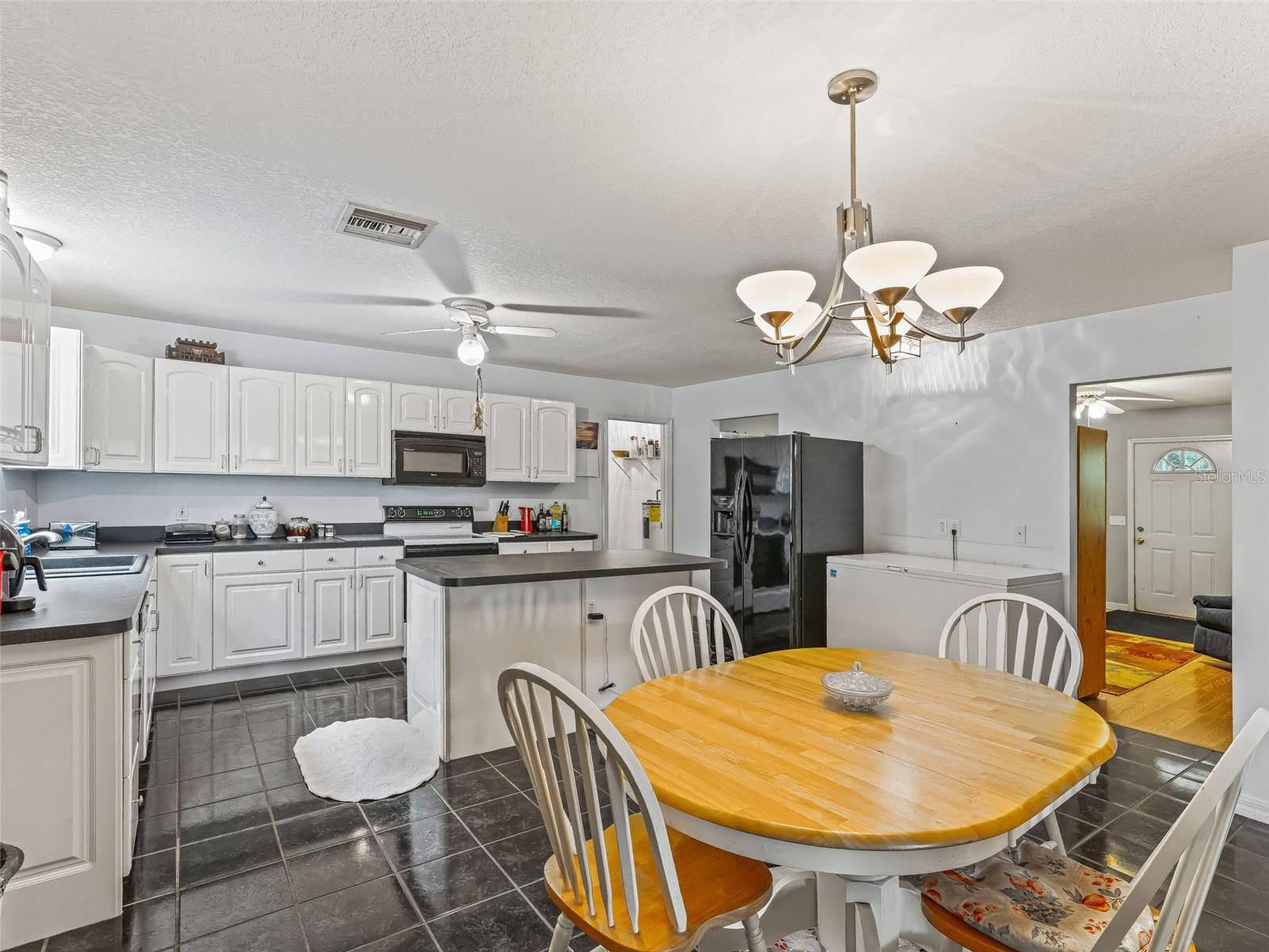 Bushnell, Florida, 33513, United States, 2 Bedrooms Bedrooms, ,2 BathroomsBathrooms,Residential,For Sale,1927706