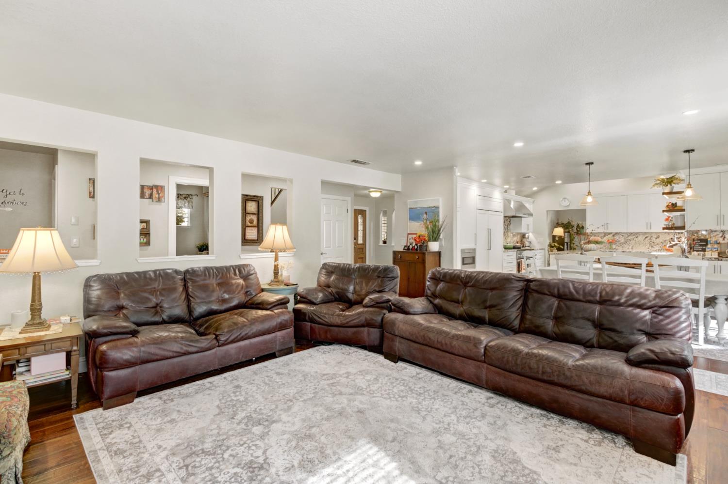 Elk Grove, California, 95624, United States, 4 Bedrooms Bedrooms, ,4 BathroomsBathrooms,Residential,For Sale,1987629