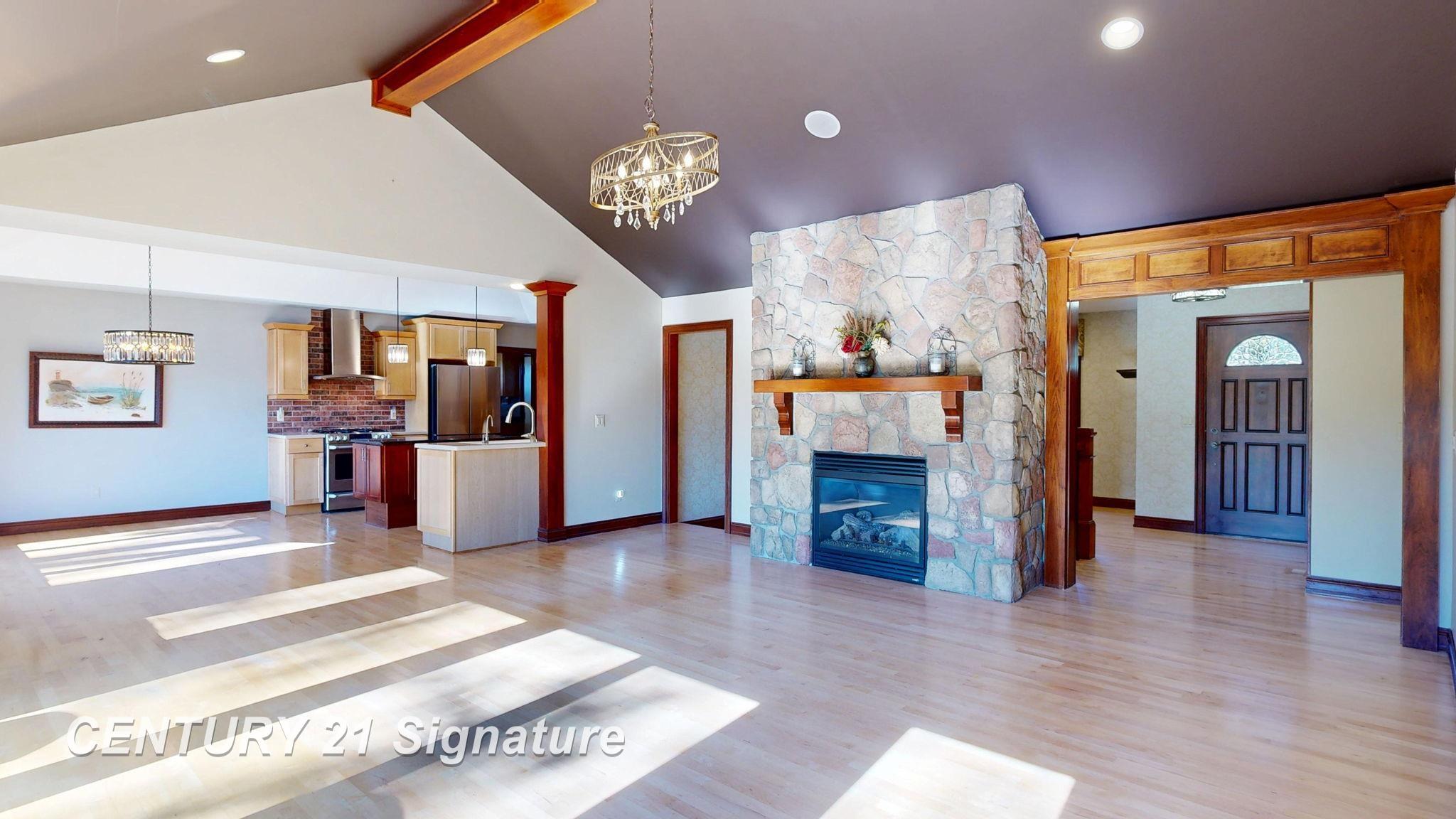 Fenton, Michigan, 48430, United States, 6 Bedrooms Bedrooms, ,4 BathroomsBathrooms,Residential,For Sale,1976063