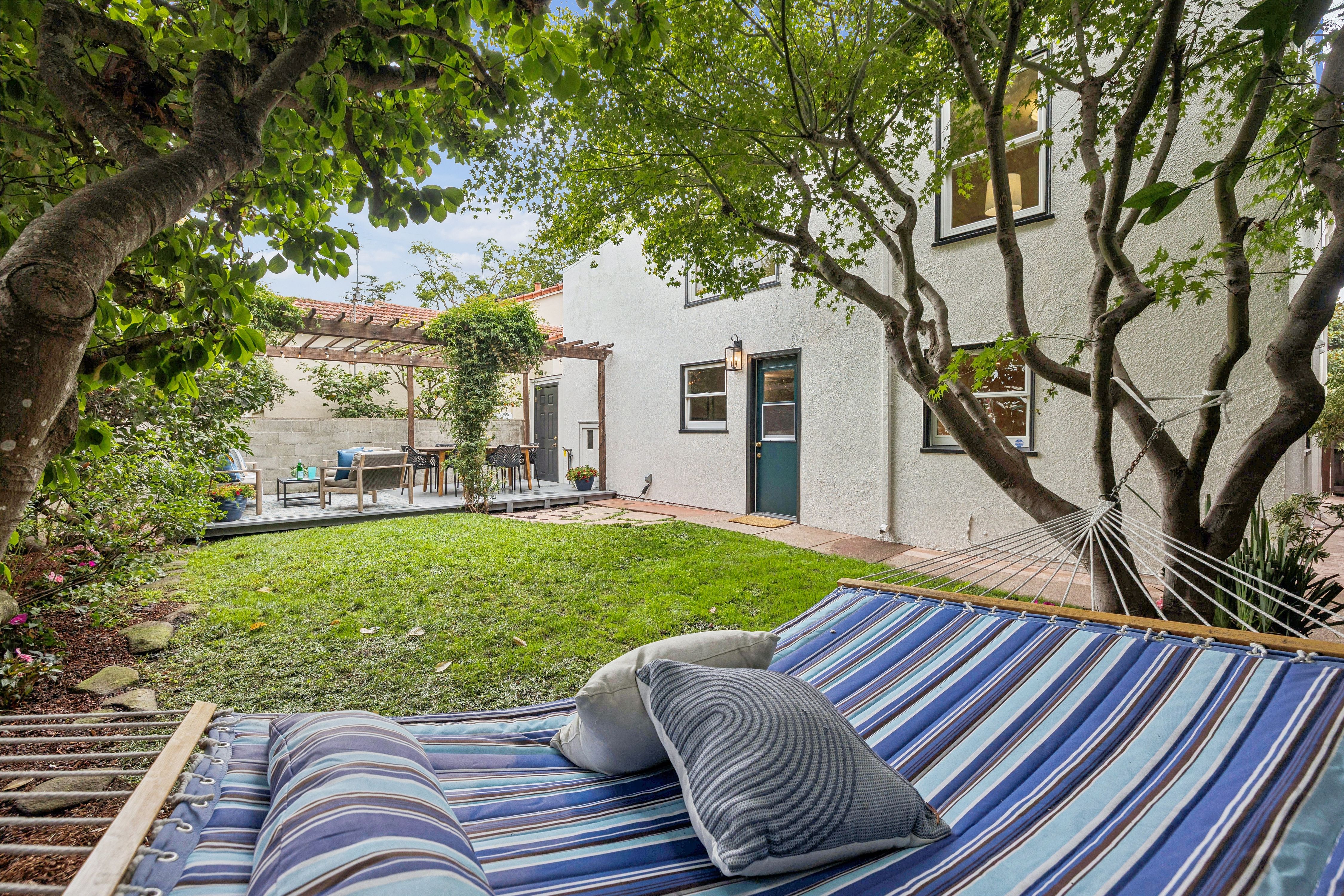  Mediterranean Elegance Meets Walker’s Paradise in North Berkeley - 物件實景