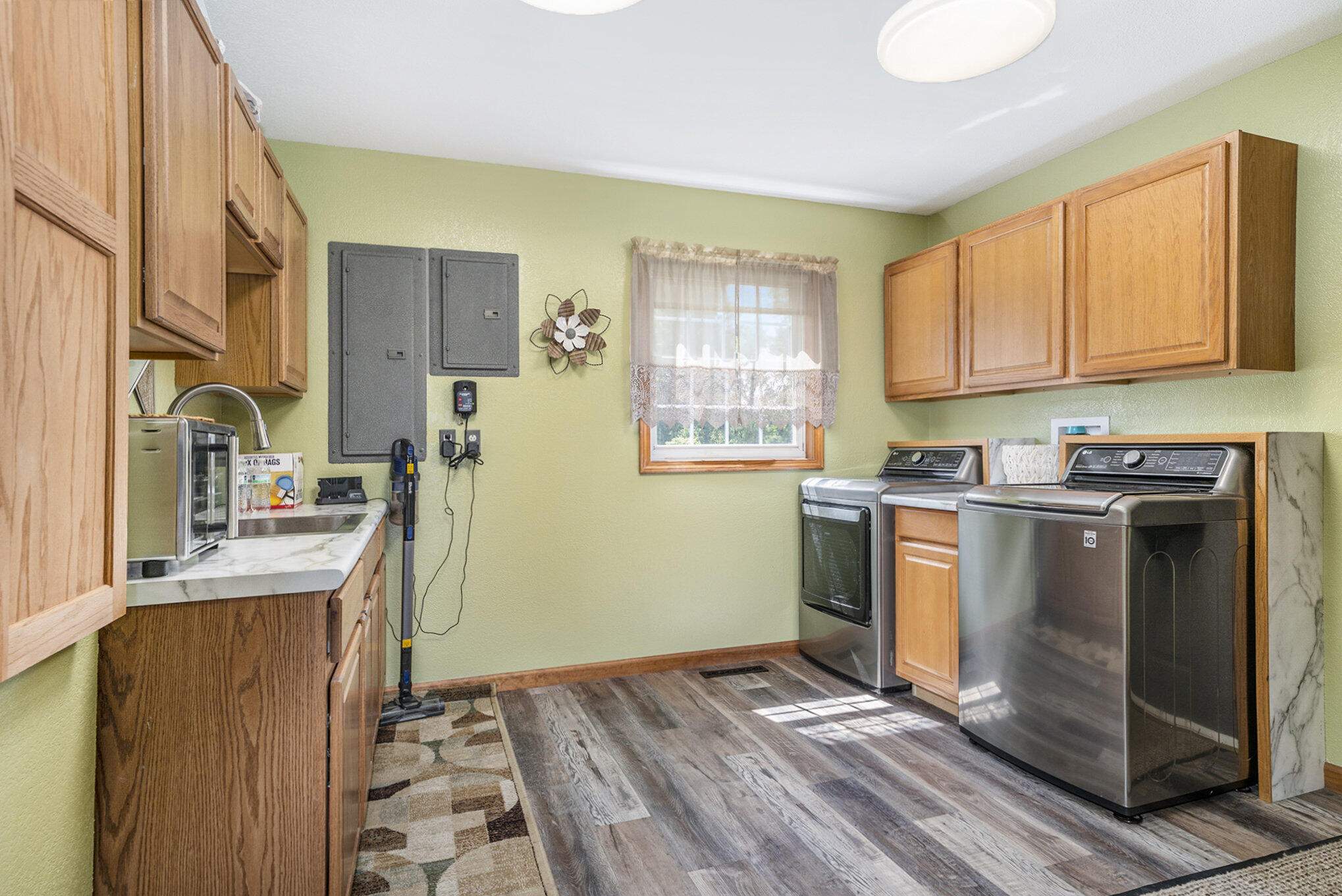 Chesterton, Indiana, 46304, United States, 5 Bedrooms Bedrooms, ,2 BathroomsBathrooms,Residential,For Sale,1973934