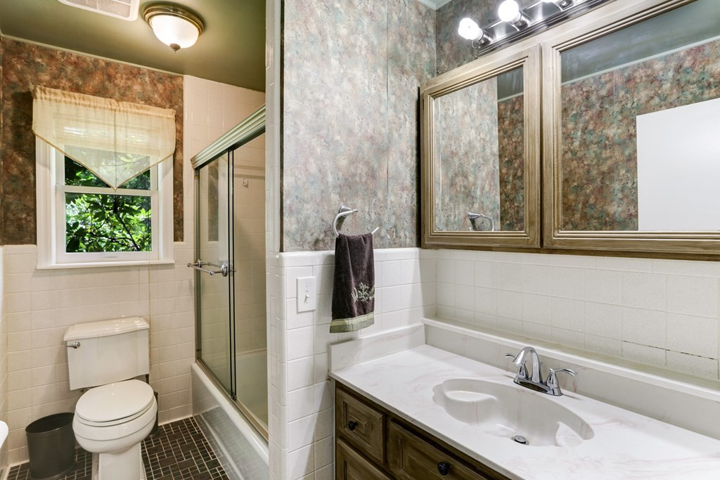 Blairsville, Georgia, 30512, United States, 4 Bedrooms Bedrooms, ,3 BathroomsBathrooms,Residential,For Sale,1930011