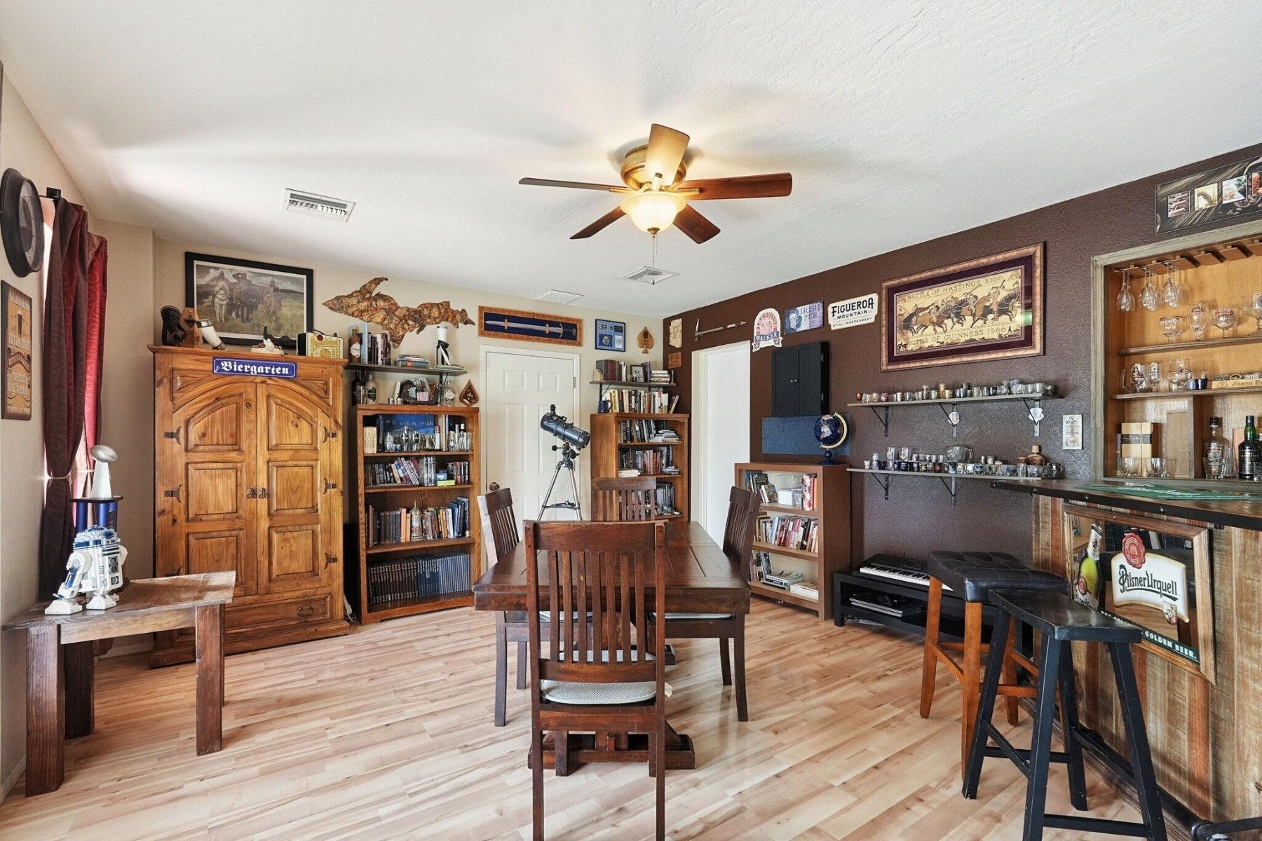  301 E Helena Drive  Phoenix, AZ - 物件實景